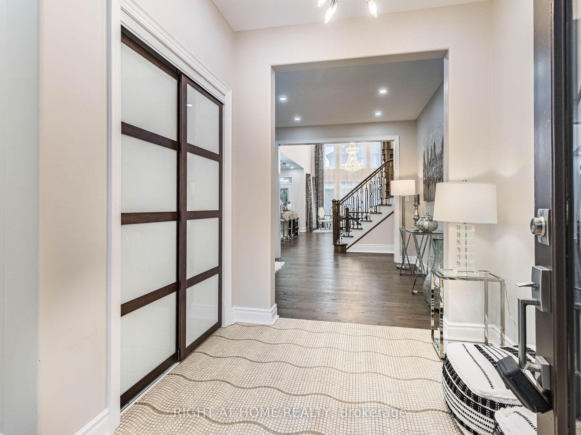 3176 Stocksbridge Avenue - Detached photo 4 of 50 in Oakville, Ontario