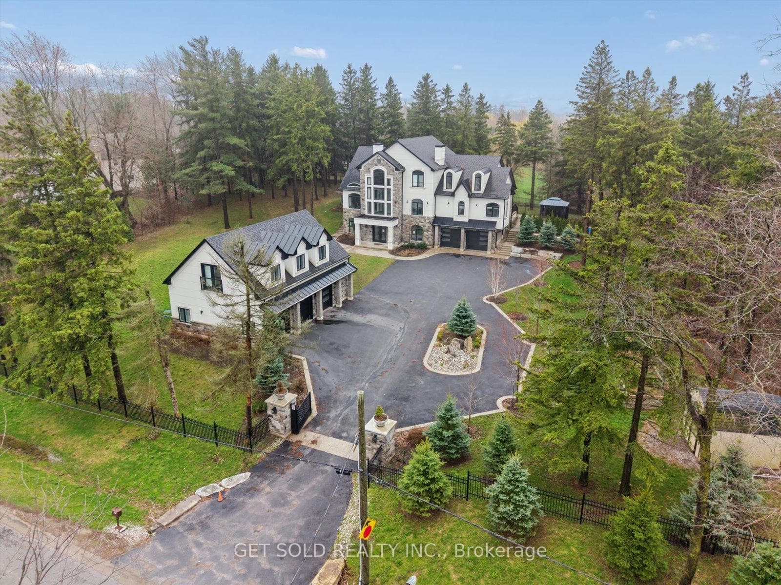 5040 Mount Nemo Crescent - Detached for sale in Aldershot, Ontario