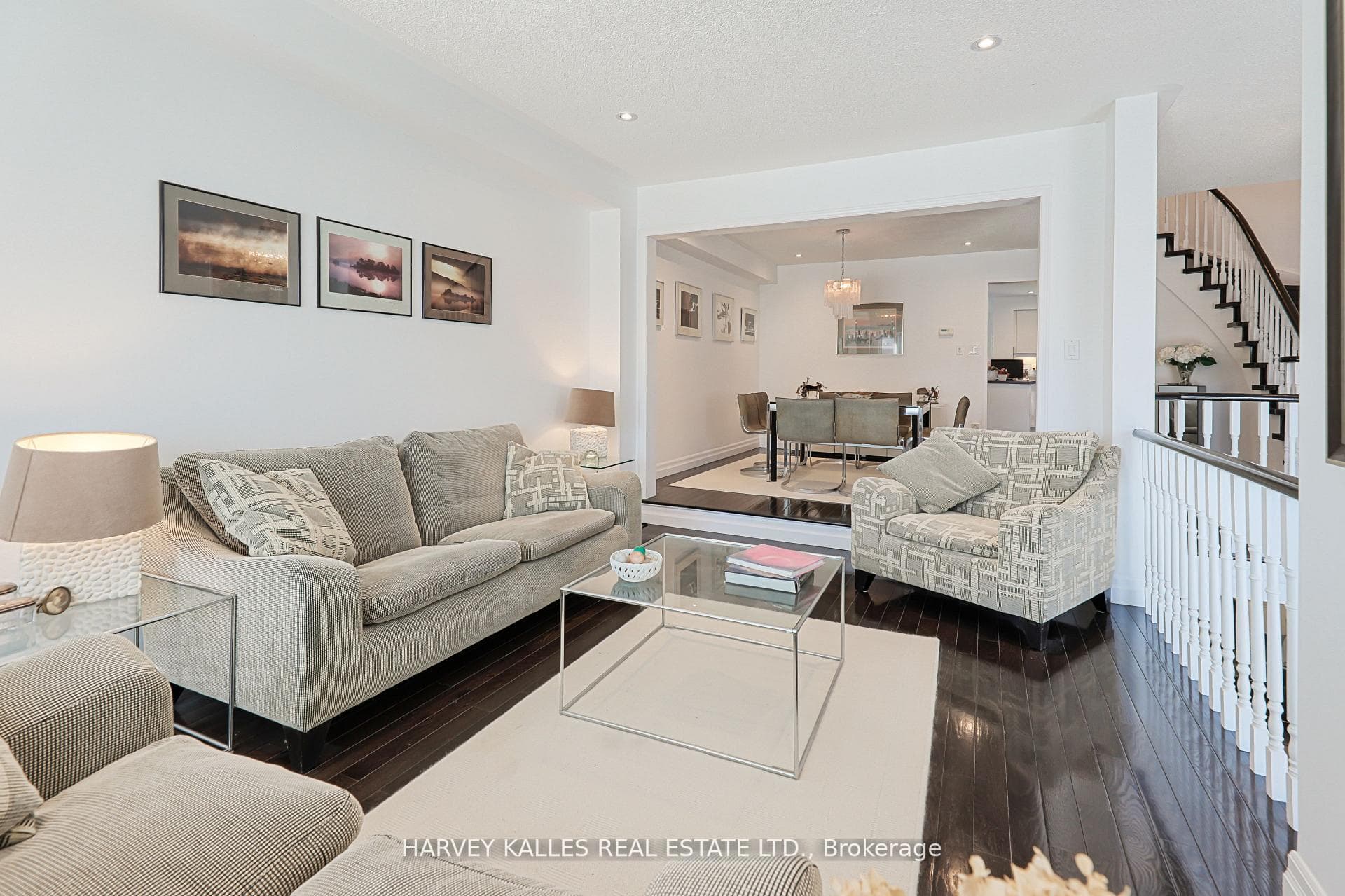 1050 Lindsay Drive - Townhouse photo 9 of 40 in Oakville, Ontario