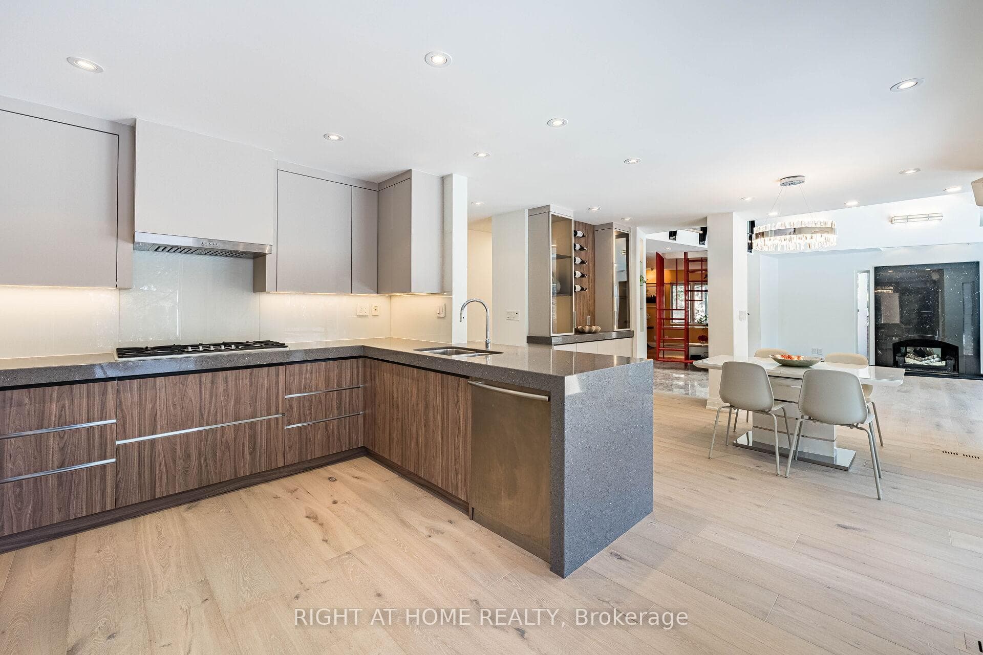 1 Friars Lane - Detached photo 15 of 50 in Etobicoke (Islington / Rexdale), Ontario