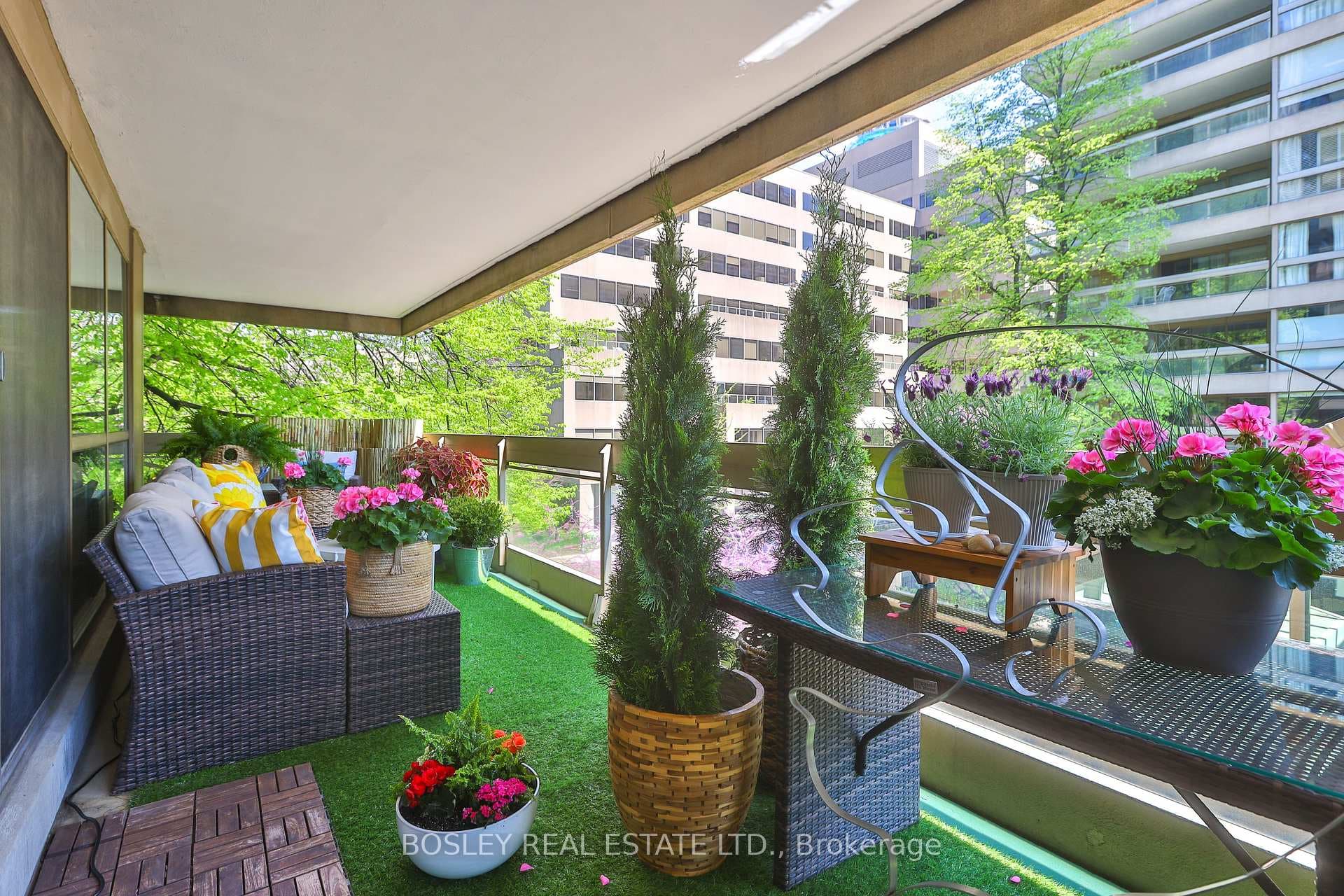 63 St Clair Avenue Unit 306 - Condo photo 23 of 34 in Annex / Yorkville / Summerhill, Ontario