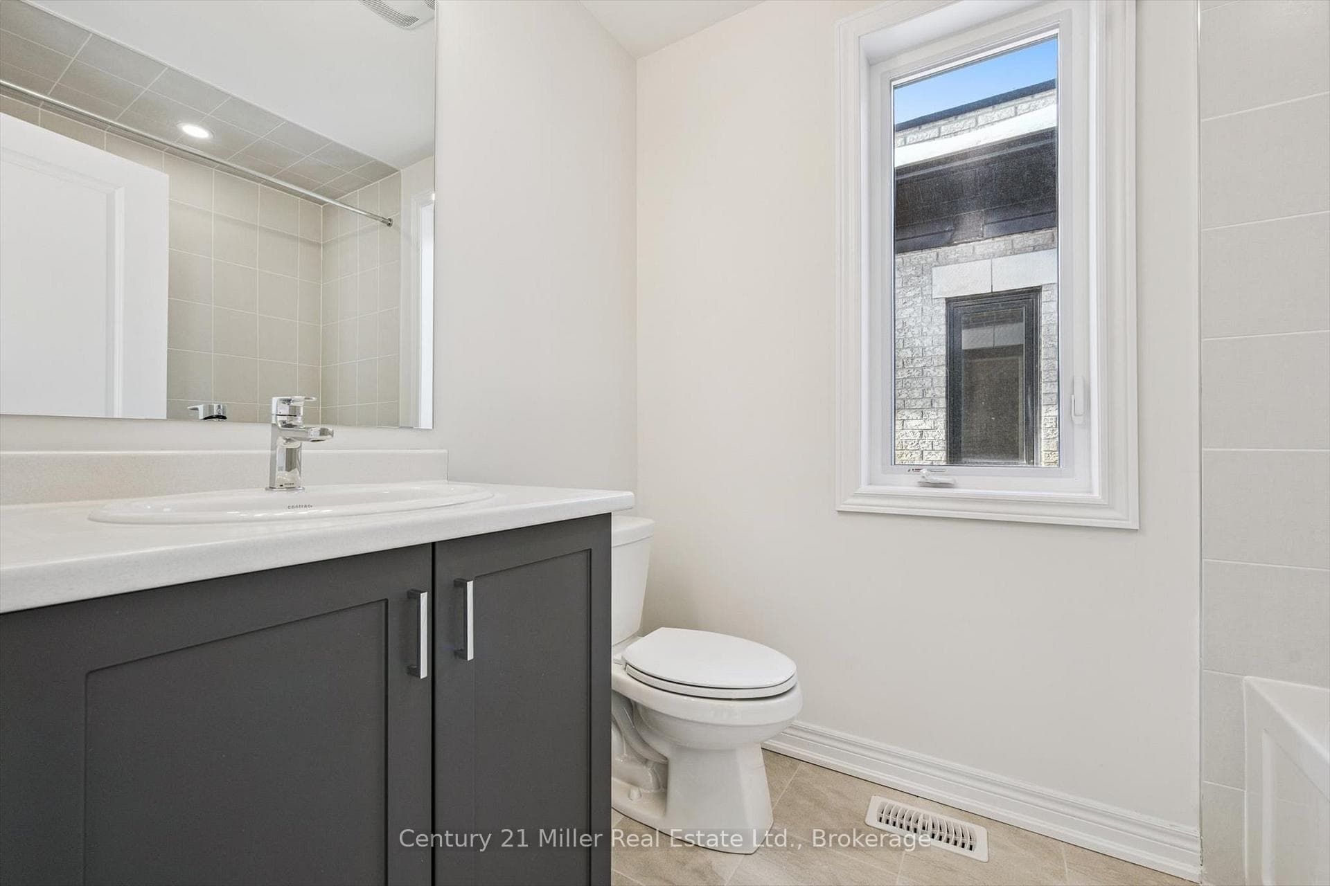 3199 Sixth Line - Townhouse photo 23 of 38 in Oakville, Ontario
