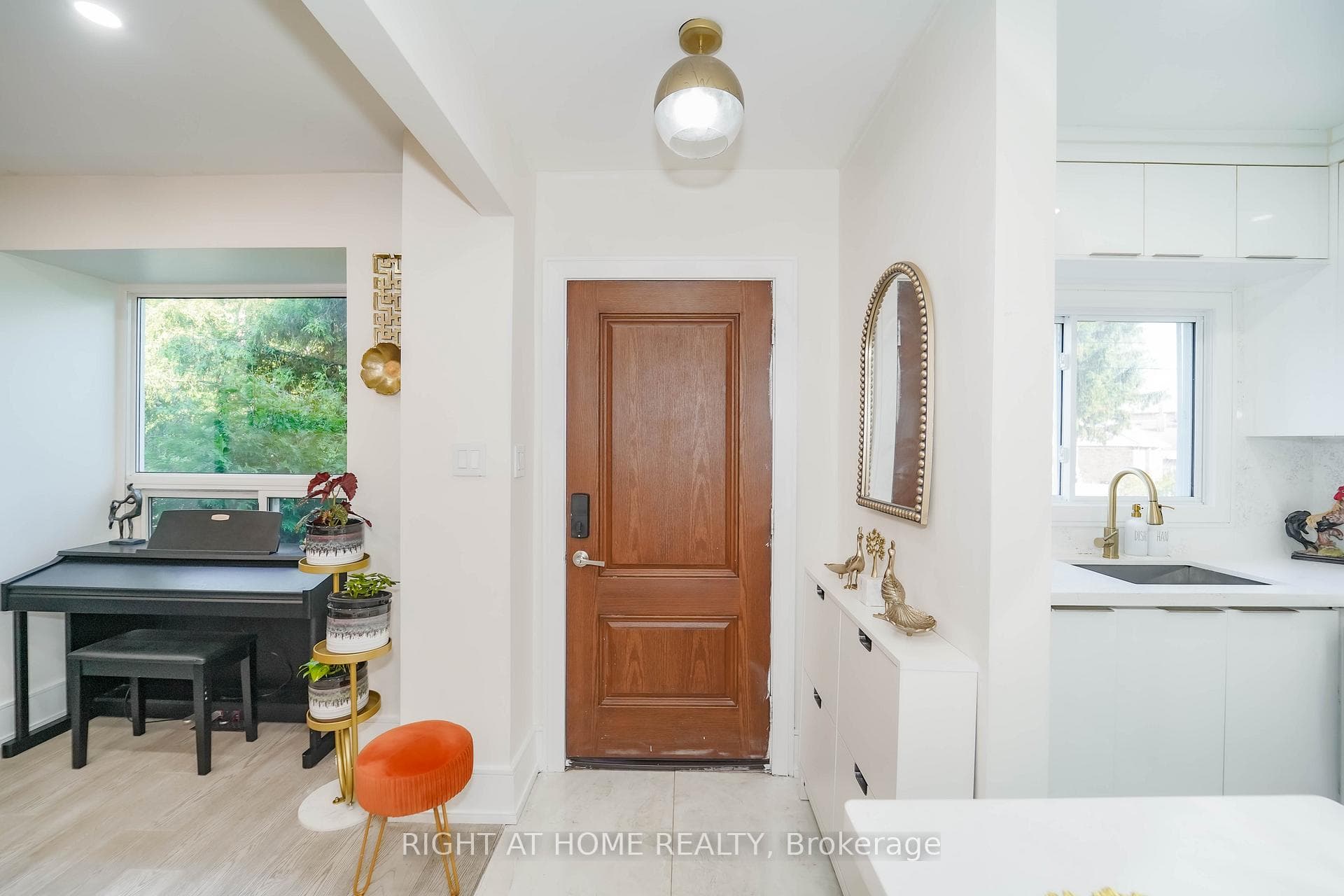 174 Aylesworth Avenue - Detached photo 4 of 50 in Birch Cliff / Cliffside, Ontario