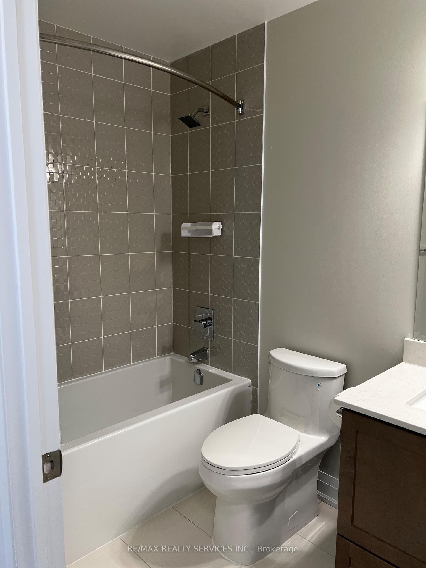 15 Lynch Street Unit 303 - Condo photo 8 of 27 in Brampton, Ontario
