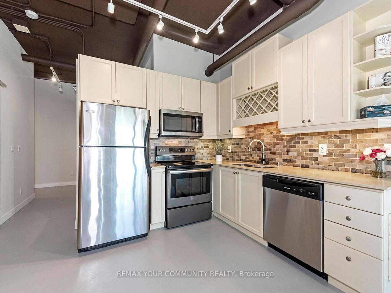 2 Fieldway Road Unit 601 - Condo photo 7 of 34 in Etobicoke (Islington / Rexdale), Ontario