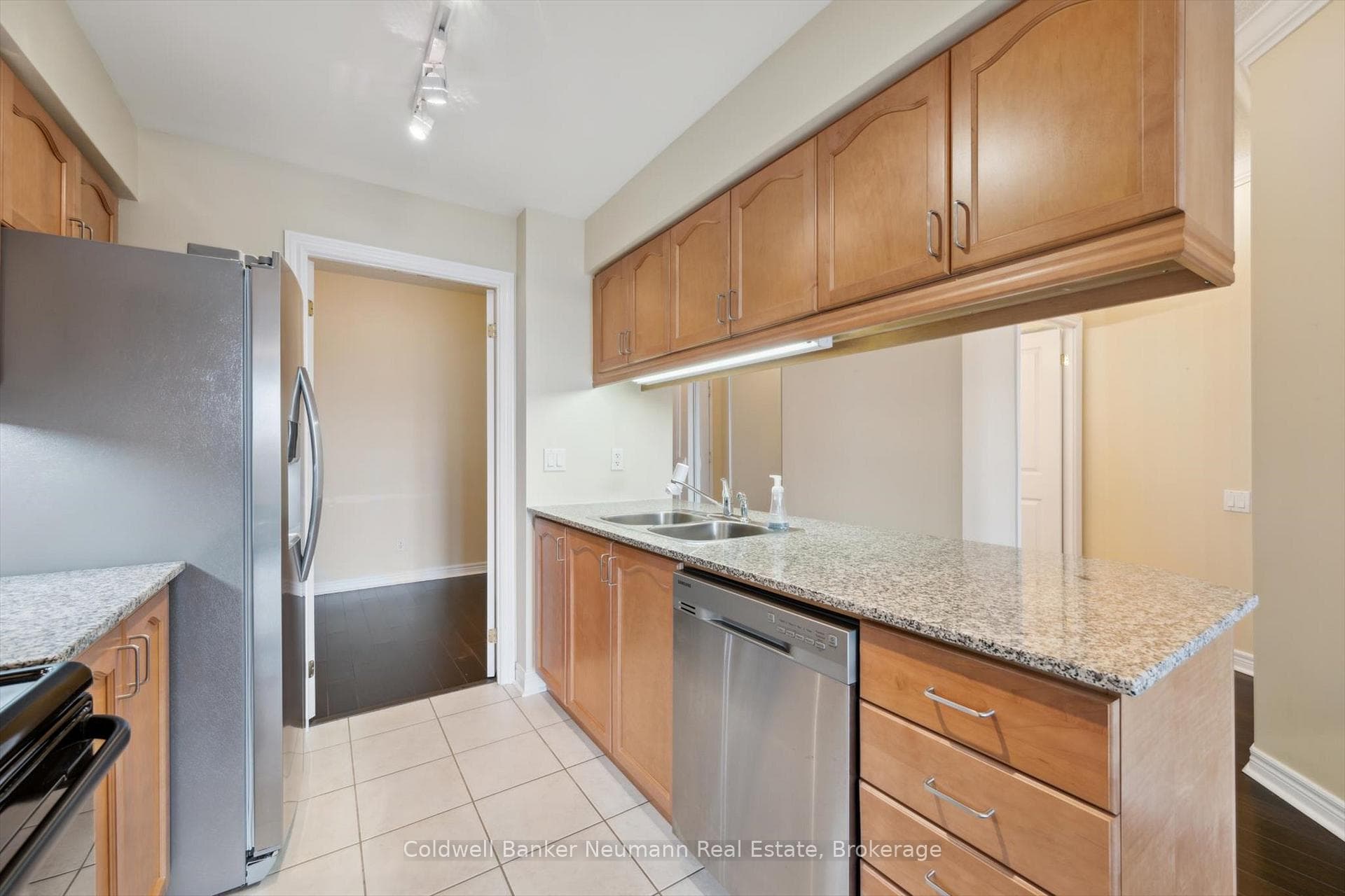 40 Old Mill Road Unit 804 - Condo photo 13 of 31 in Oakville, Ontario