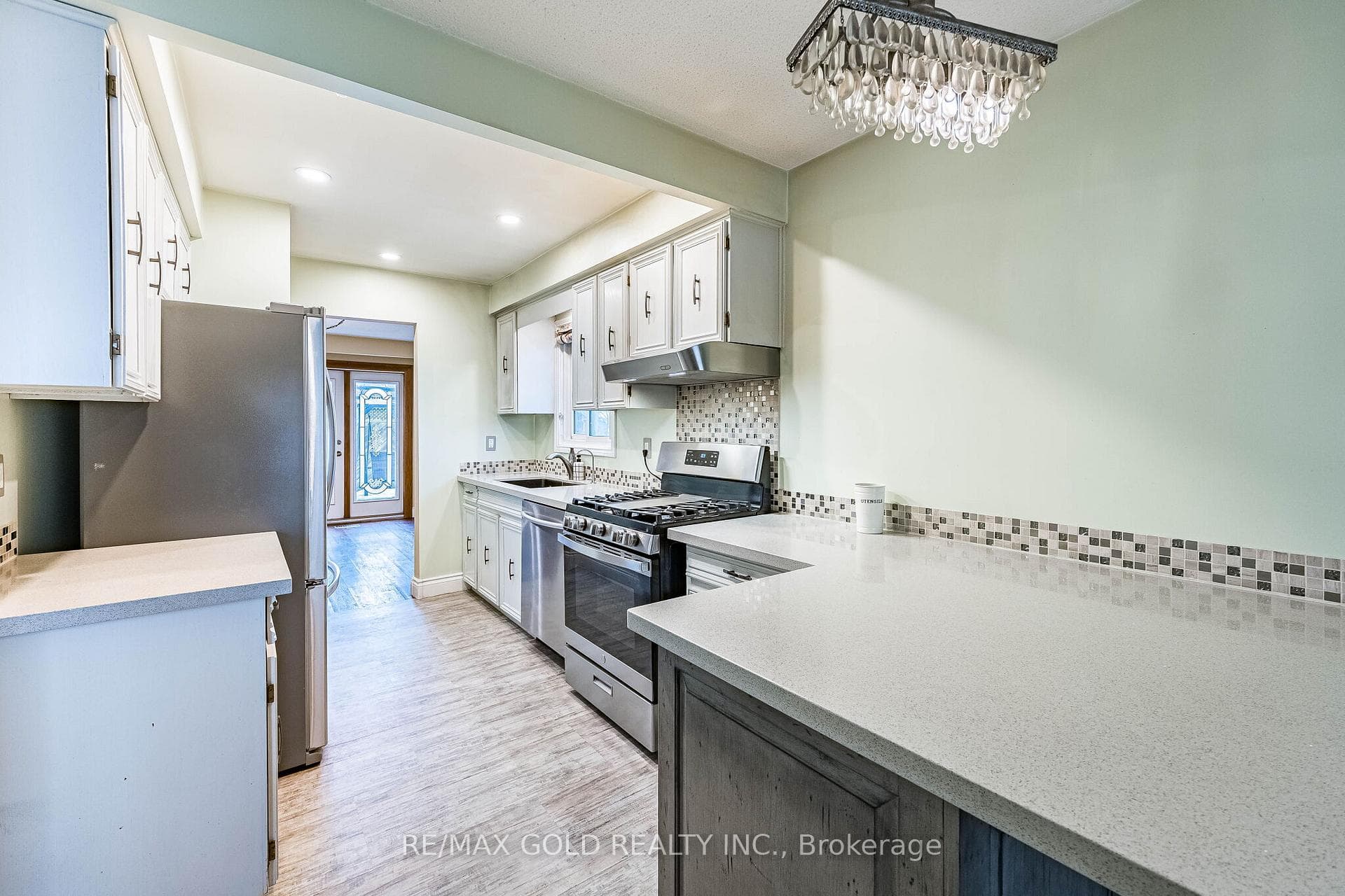 41 Simmons Boulevard - Detached photo 9 of 37 in Brampton, Ontario