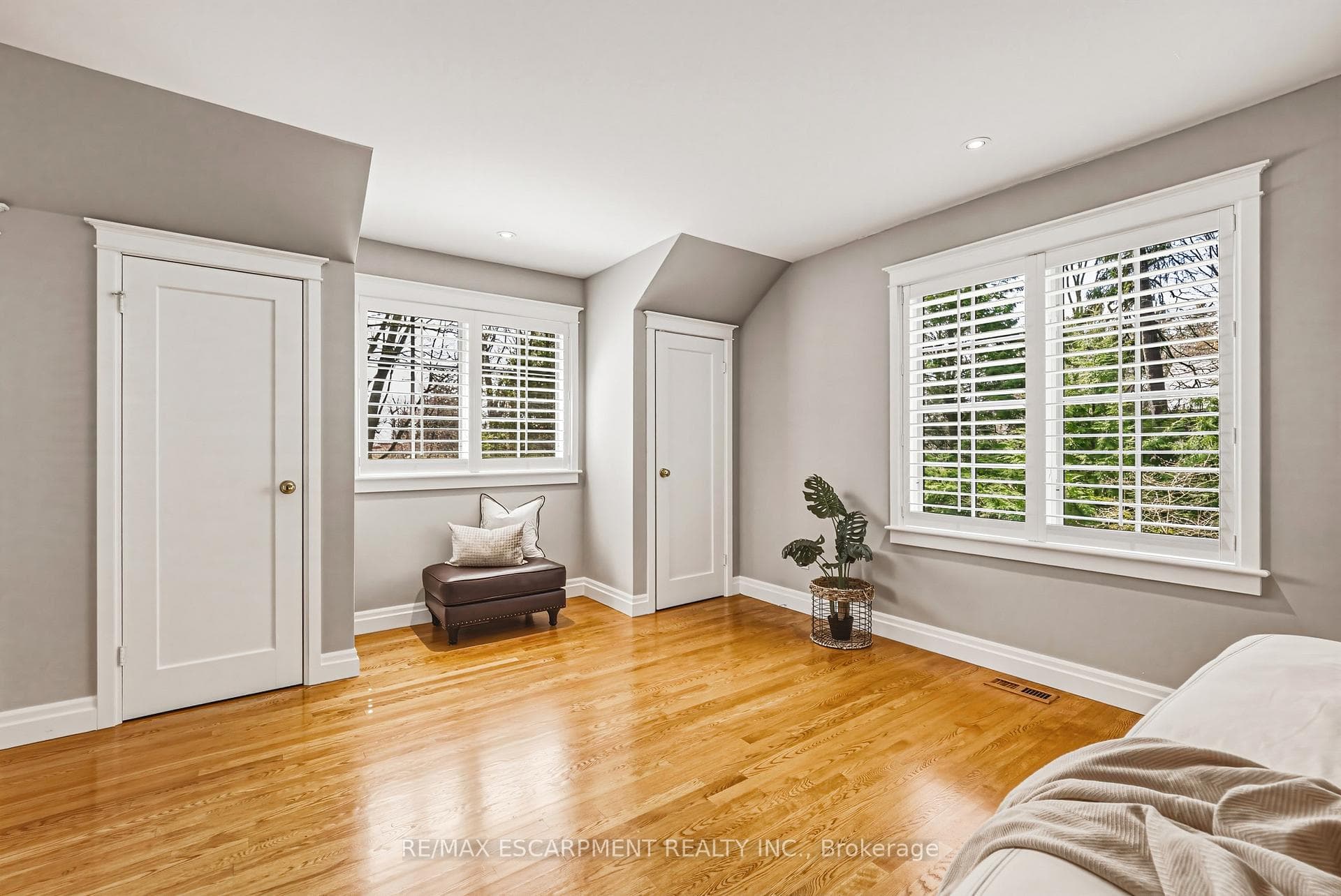 7 Colonial Crescent - Detached photo 37 of 49 in Oakville, Ontario