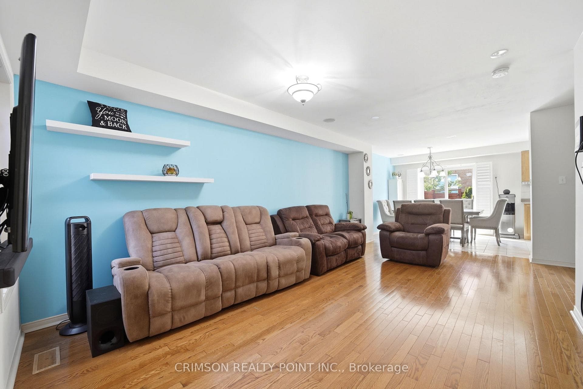 42 Dawson Crescent - Townhouse photo 4 of 37 in Milton, Ontario
