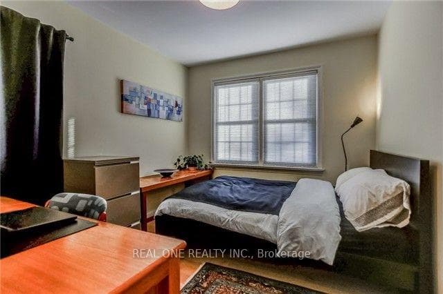 1268 Lorne Park Road - Detached photo 12 of 20 in Mississauga, Ontario