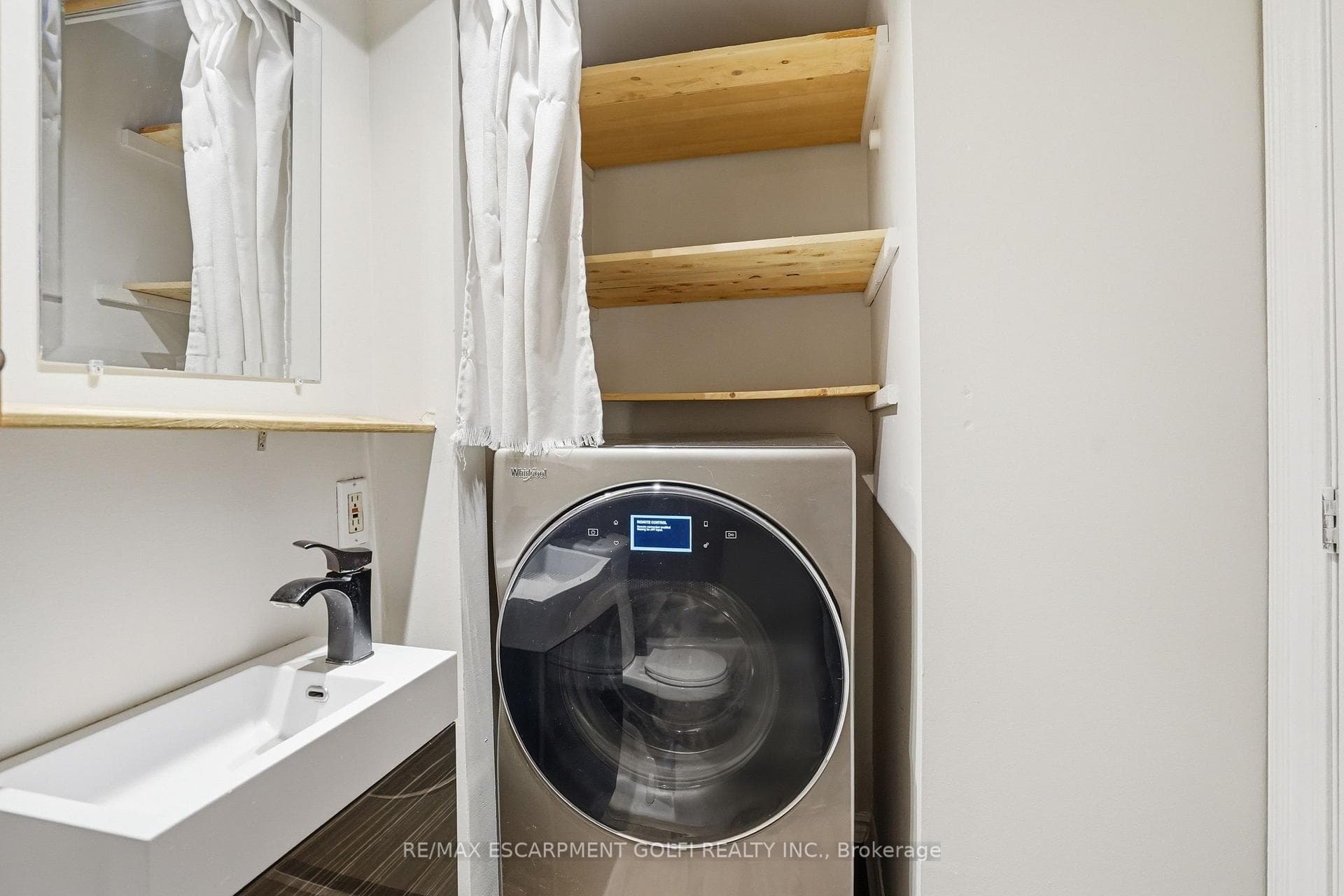 30 Summit Avenue Unit 303 - Condo photo 17 of 28 in Hamilton, Ontario