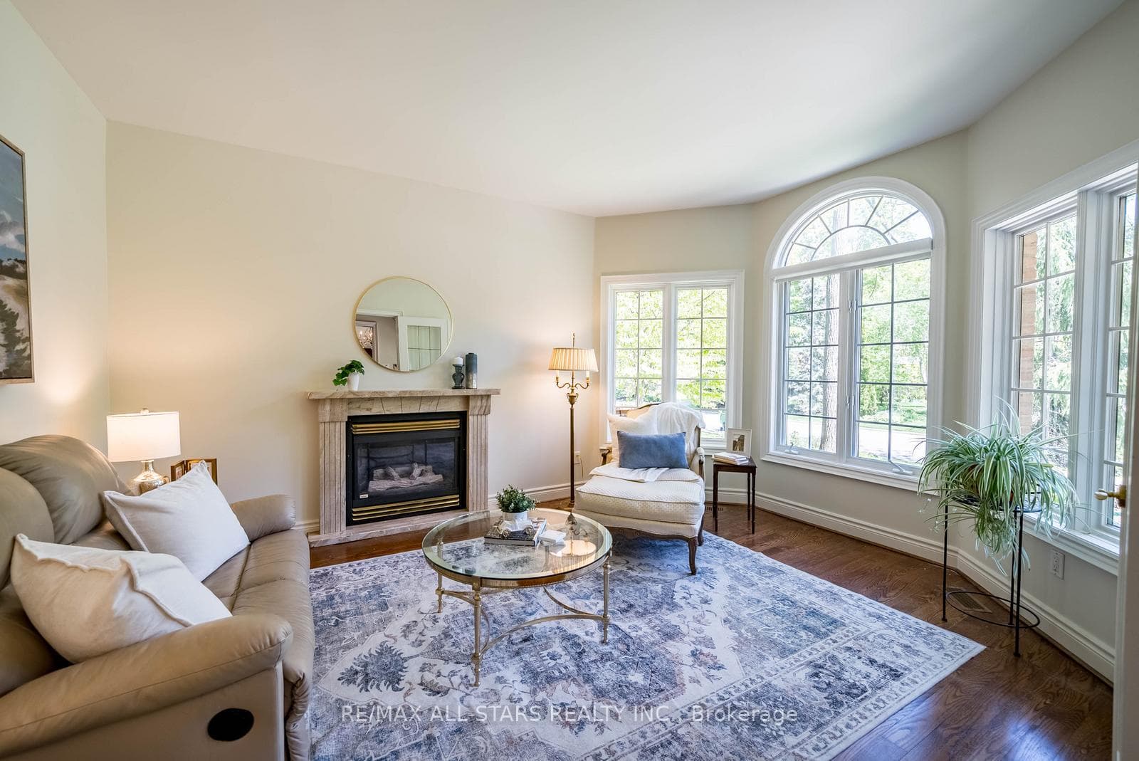 41 Deepwood Crescent - Detached photo 4 of 50 in Don Mills / Parkwoods / Victoria Village, Ontario