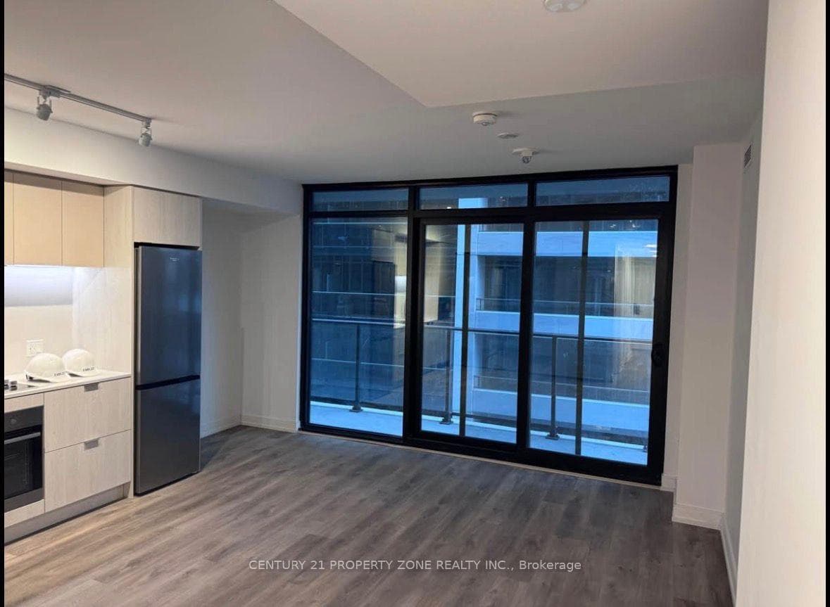 1 Jarvis Street Unit 723 - Condo photo 4 of 8 in Hamilton, Ontario