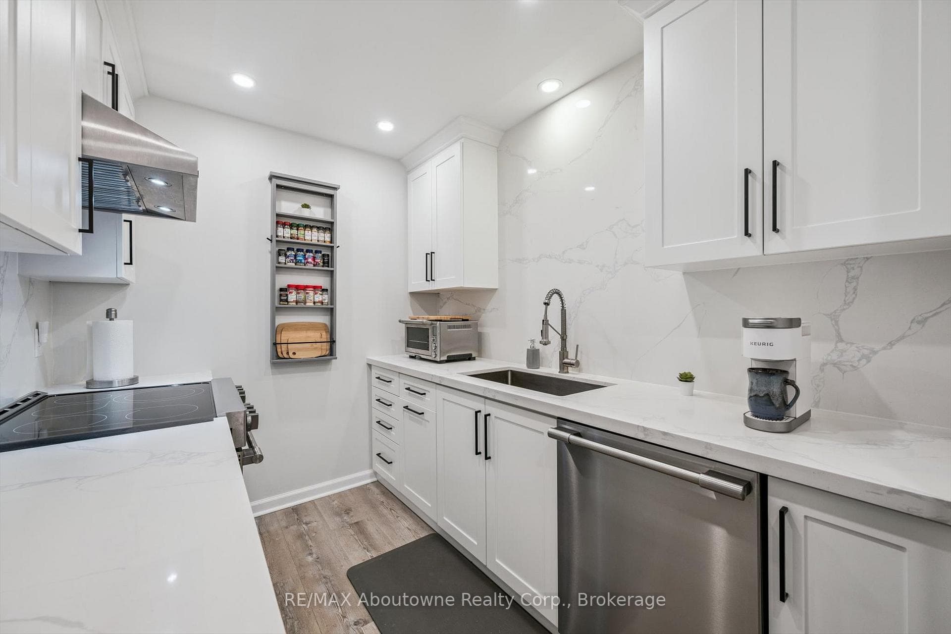 637 Lomond Crescent - Semi-Detached photo 10 of 23 in Burlington, Ontario