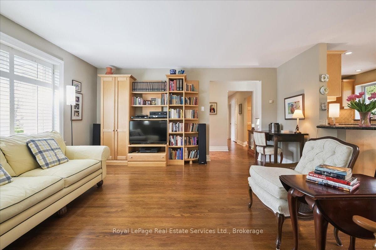 281 Pinehurst Drive - Detached photo 11 of 50 in Oakville, Ontario
