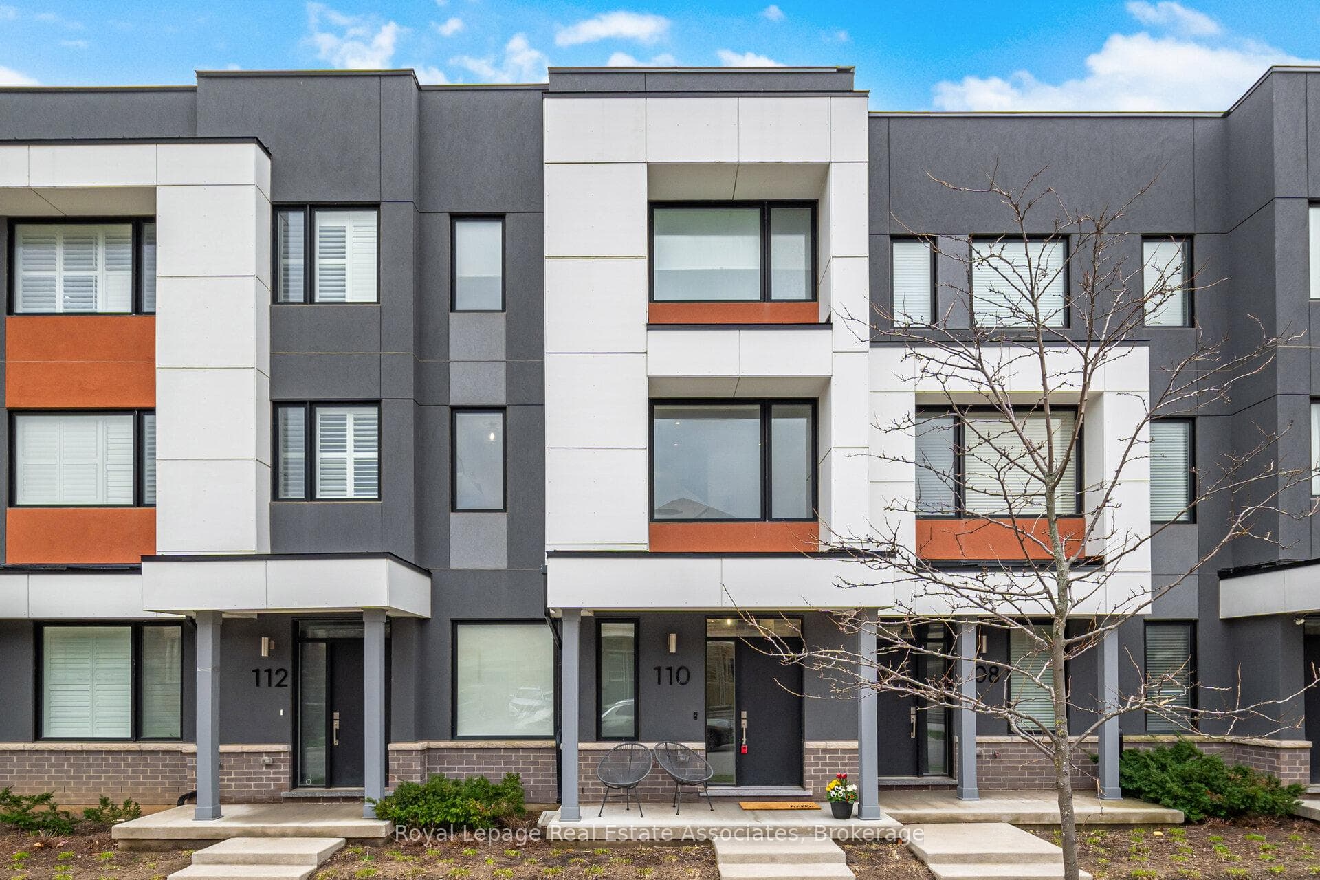 110 HUGUENOT Road - Condo for sale in Glen Abbey, Ontario