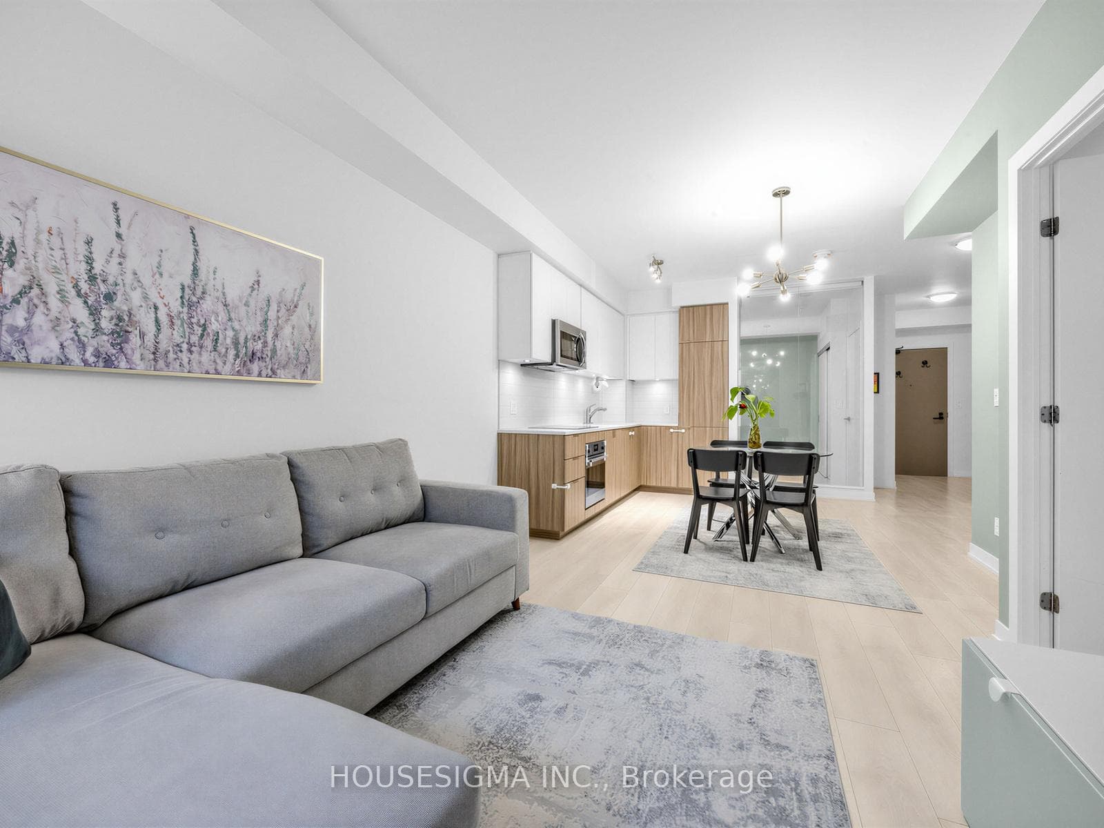 223 St.Clair Avenue Unit 306 - Condo photo 5 of 26 in Annex / Yorkville / Summerhill, Ontario