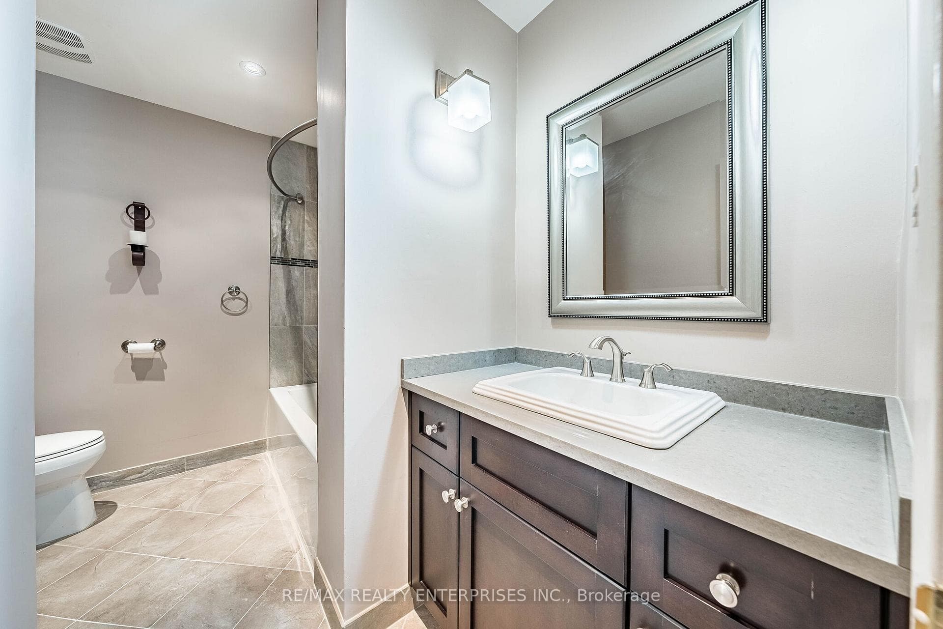 3669 Molly Avenue - Semi-Detached photo 22 of 42 in Mississauga, Ontario