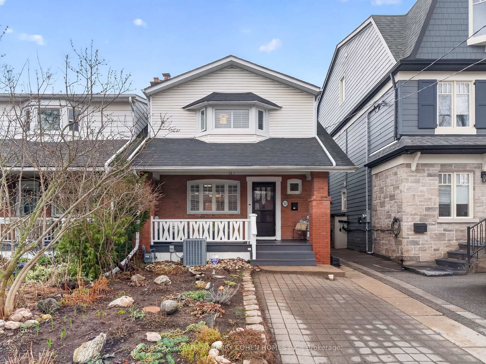 253 Briar Hill Avenue - home for sale in Forest Hill / Deer Park, Ontario