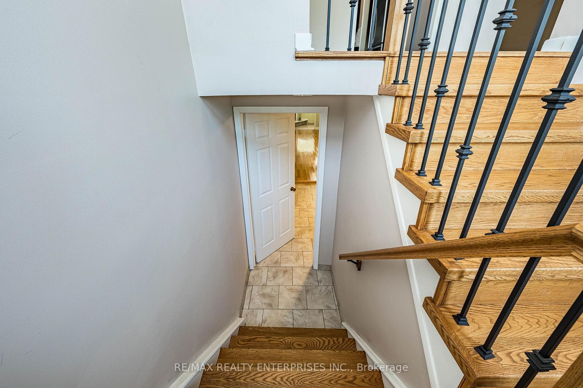 3669 Molly Avenue - Semi-Detached photo 24 of 42 in Mississauga, Ontario