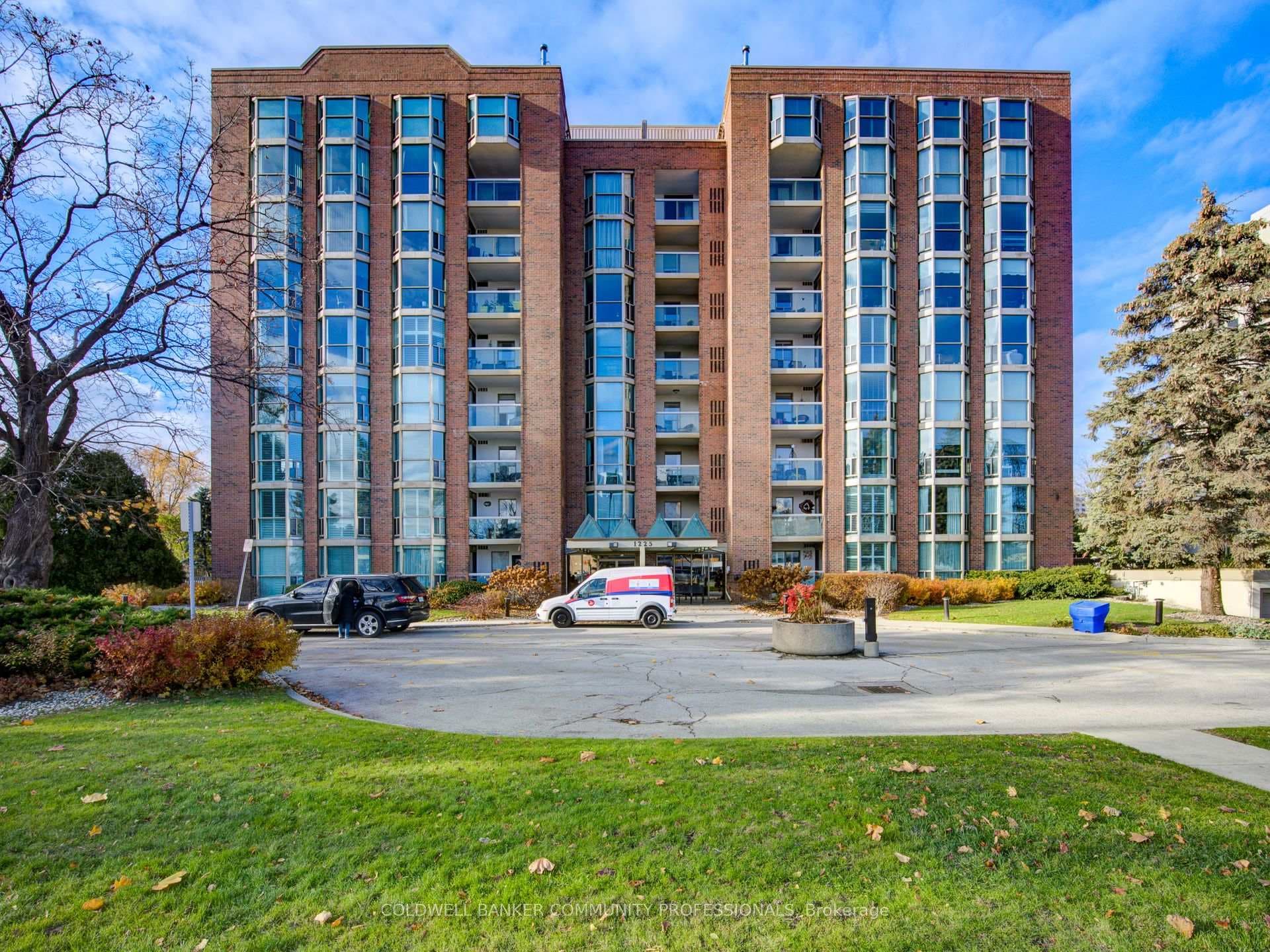 1225 North Shore Boulevard Unit 503 - home for sale in Burlington, Ontario