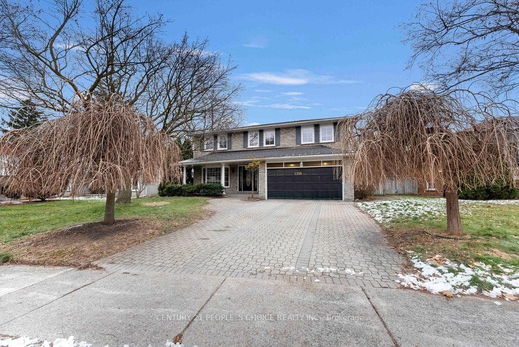 2250 Kenbarb Road - Detached photo 2 of 49 in Mississauga, Ontario