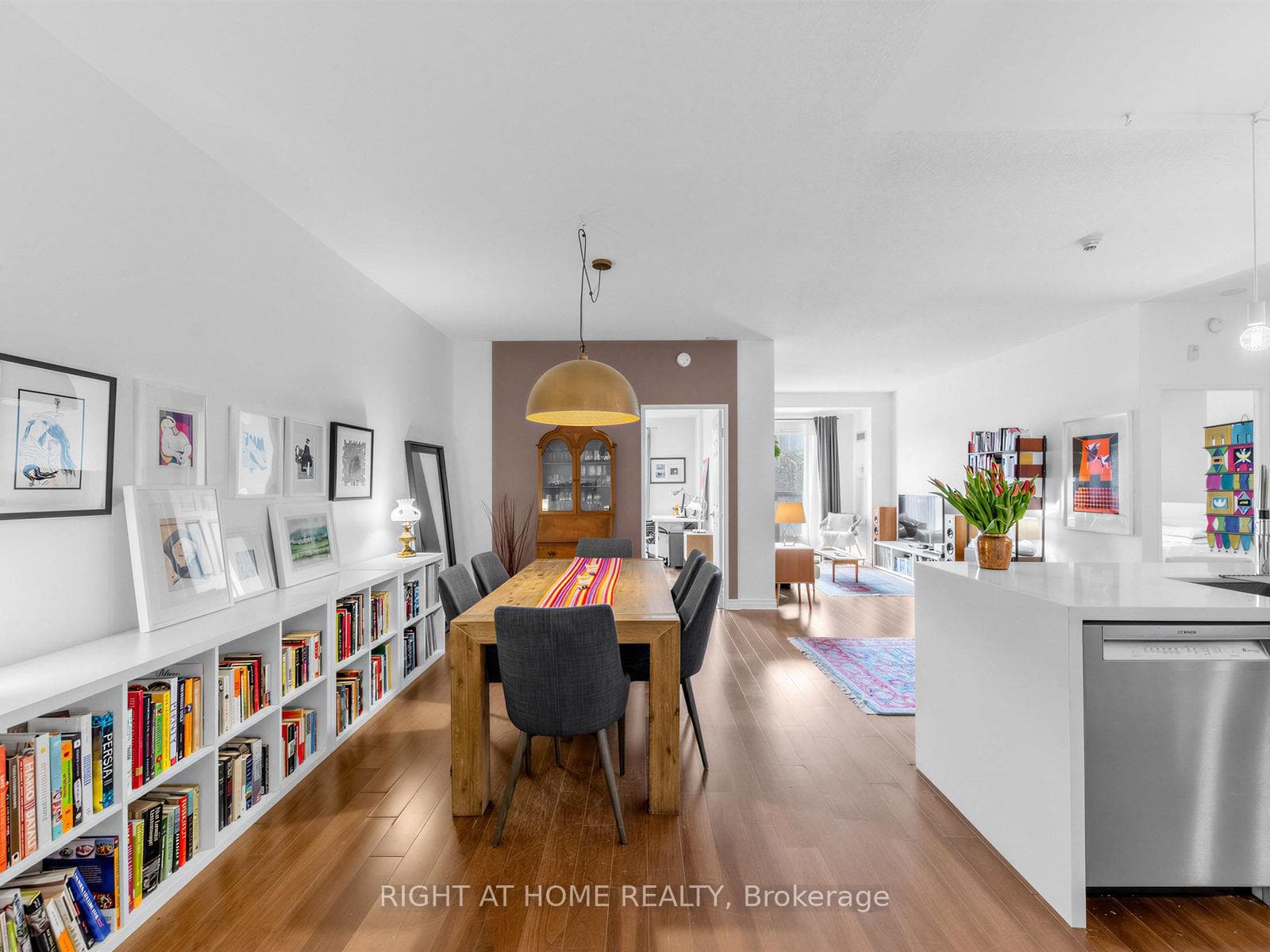 11 Christie Street Unit 406 - Condo photo 1 of 32 in Annex / Yorkville / Summerhill, Ontario