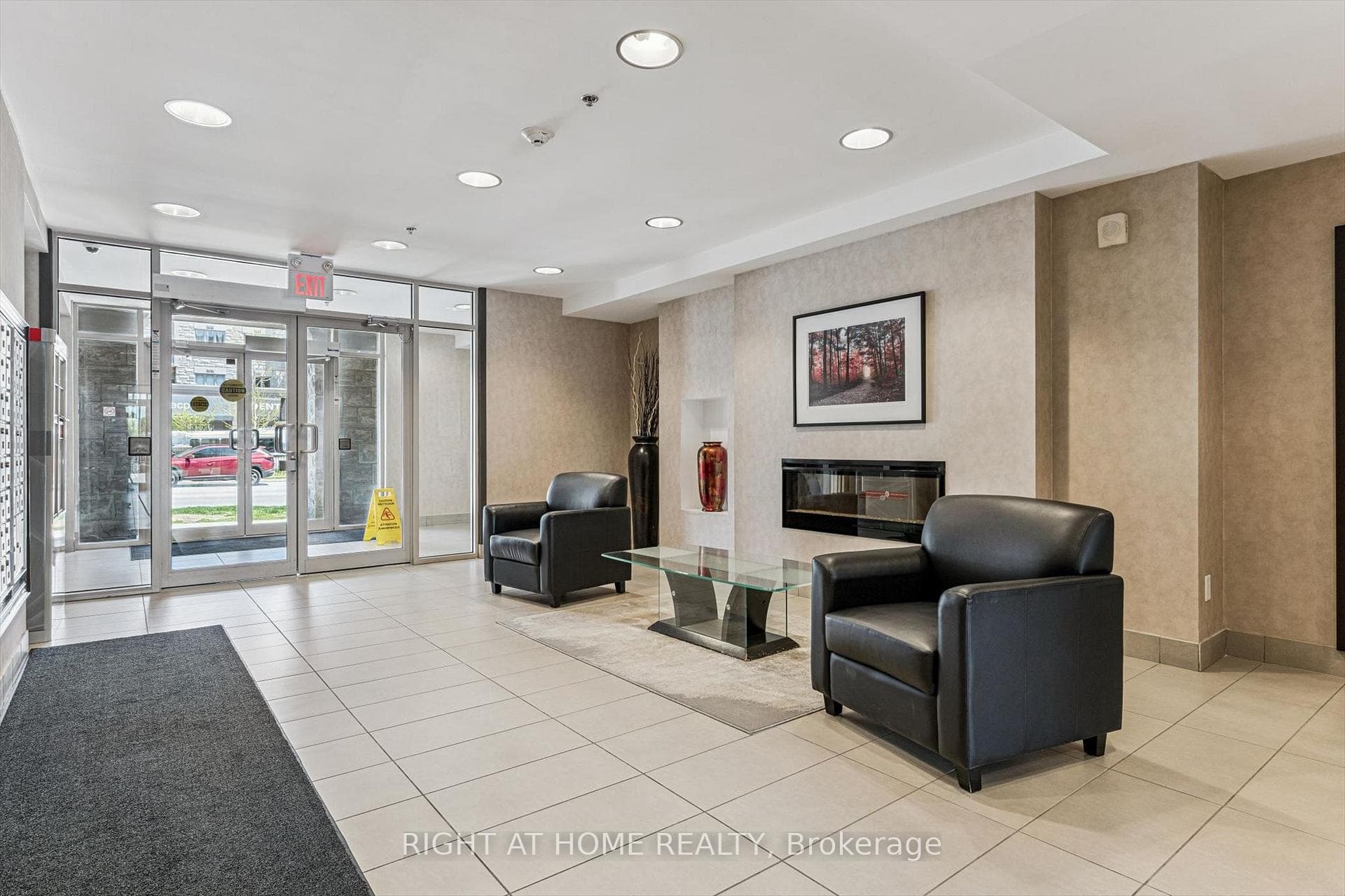 5317 Upper Middle Road Unit 312 - Condo photo 3 of 26 in Burlington, Ontario