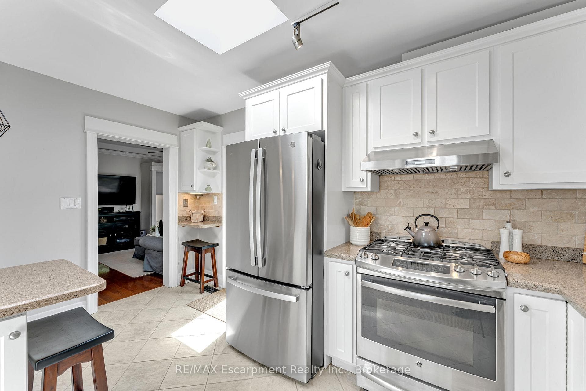 546 HURD Avenue - Detached photo 13 of 46 in Burlington, Ontario