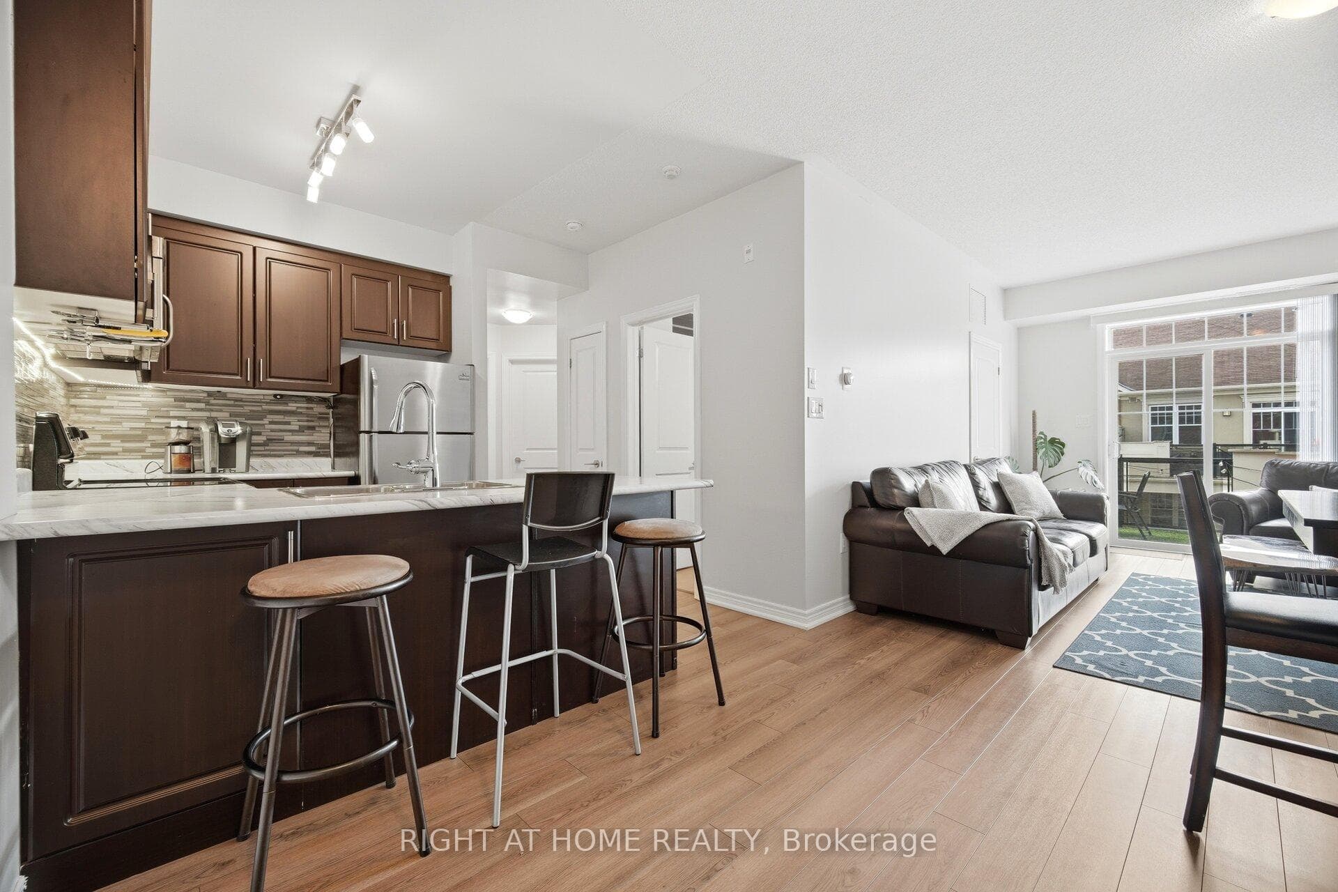 269 Georgian Drive Unit 311 - Condo photo 5 of 39 in Oakville, Ontario