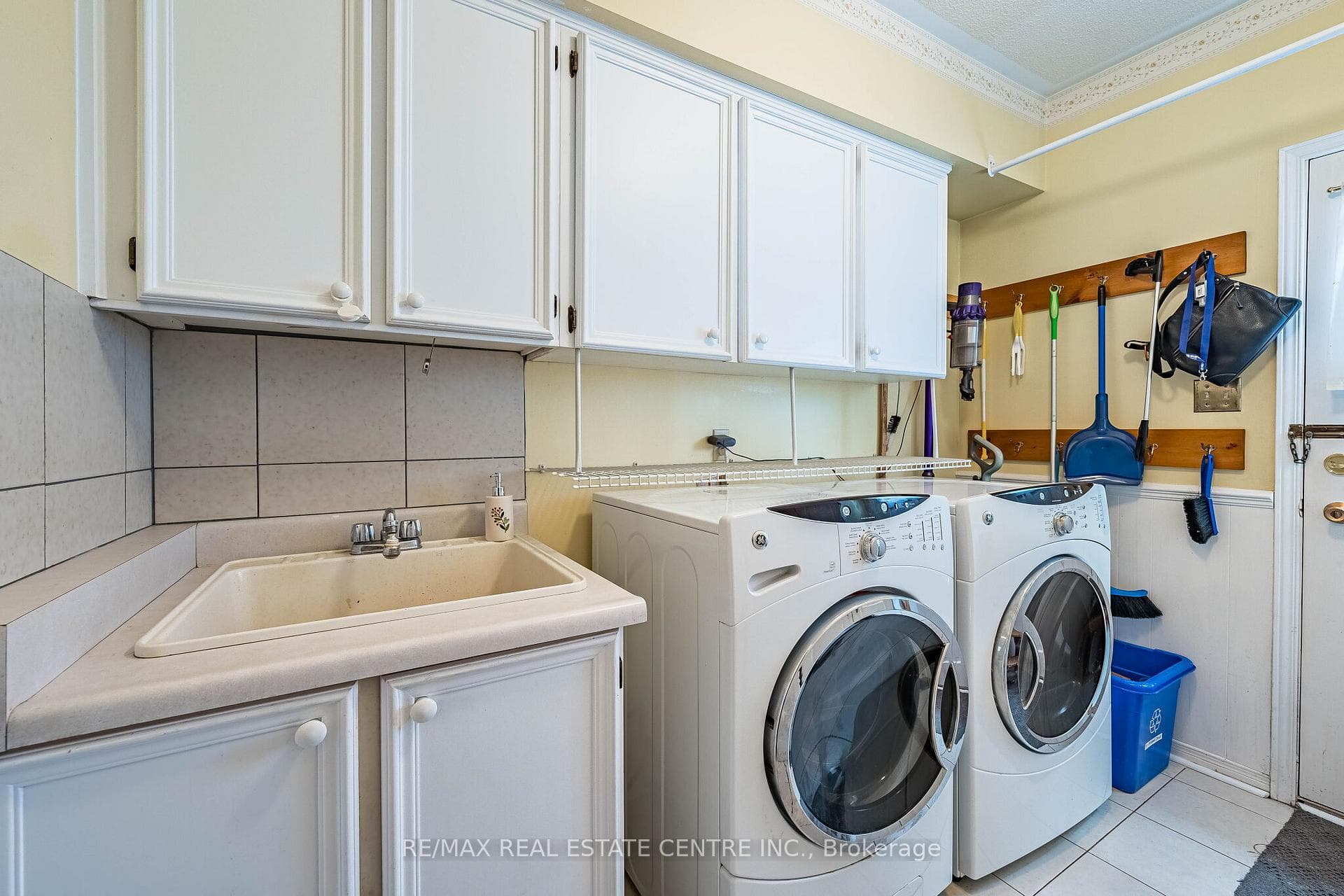19 Mossbank Drive - Detached photo 21 of 47 in Brampton, Ontario