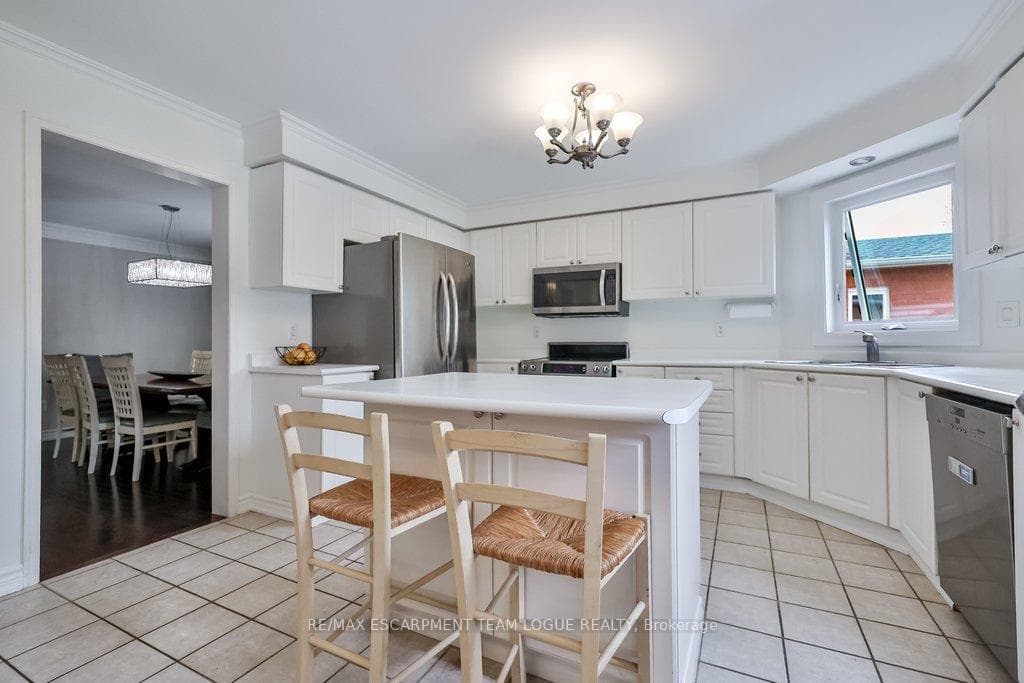 145 Westchester Road - Detached photo 13 of 50 in Oakville, Ontario
