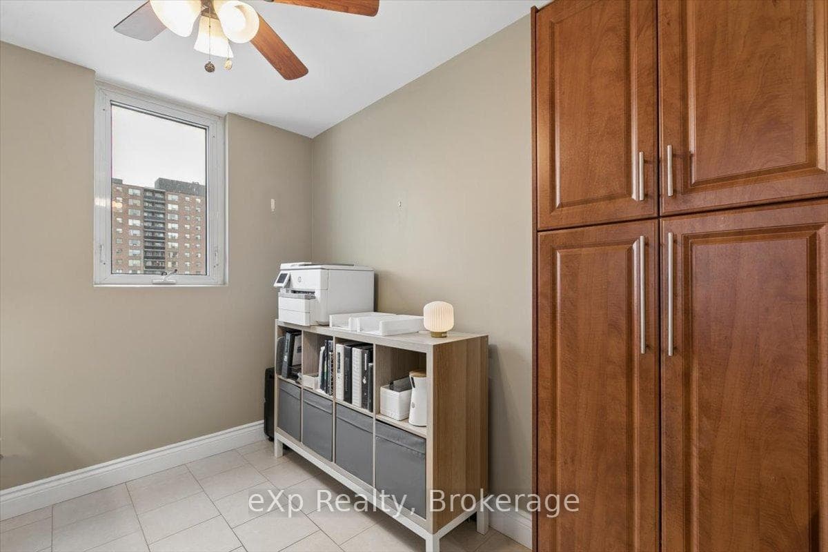 39 Stavebank Road Unit 403 - Condo photo 9 of 33 in Mississauga, Ontario