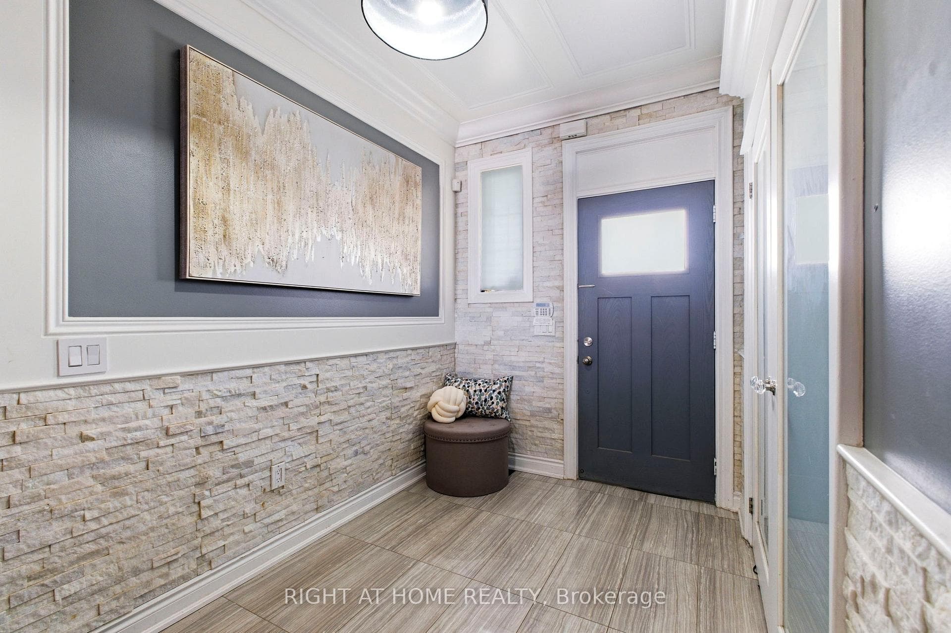 10 Learmont Avenue - Detached photo 3 of 34 in Caledon, Ontario
