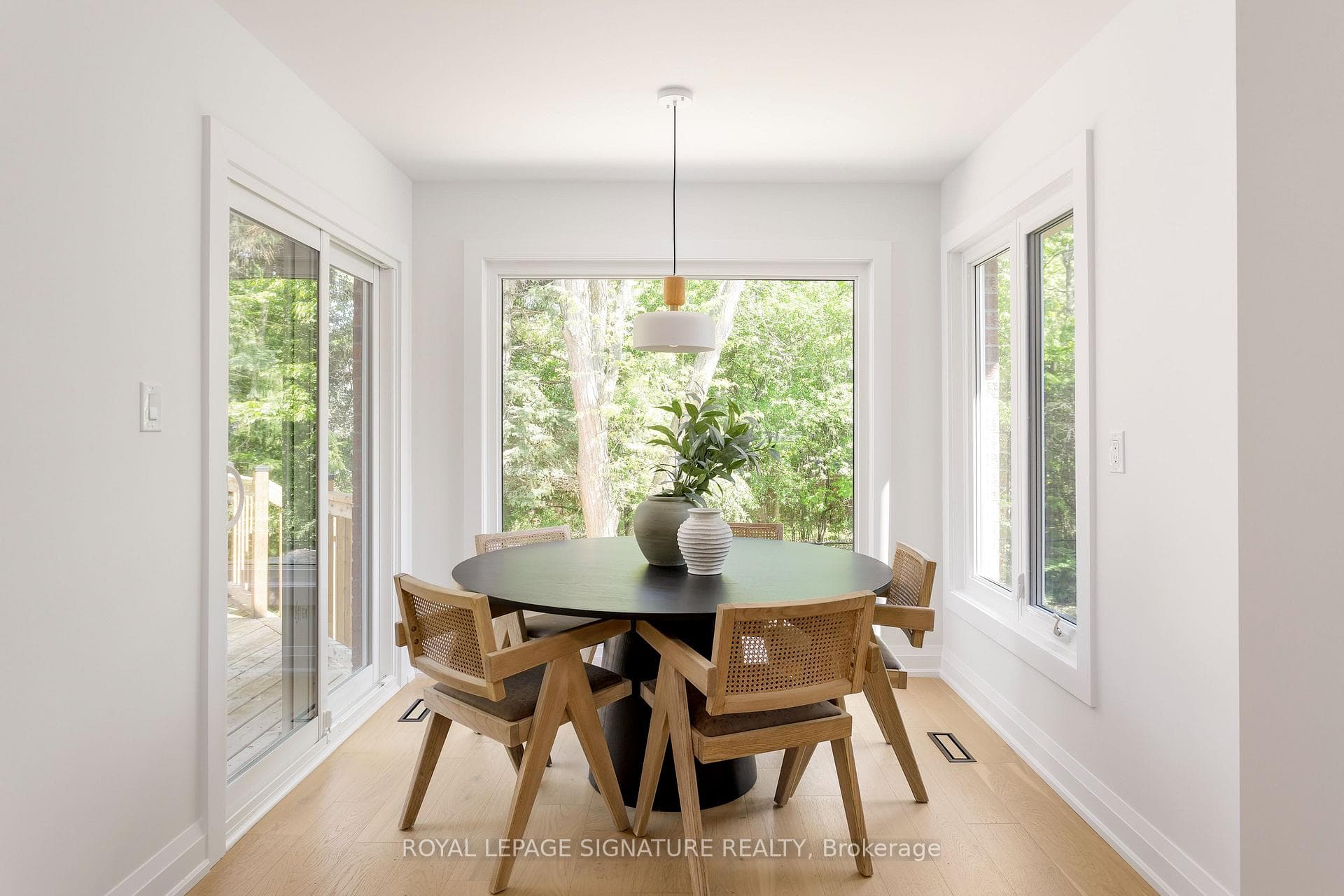 1026 Oak Meadow Road - Detached photo 9 of 50 in Oakville, Ontario