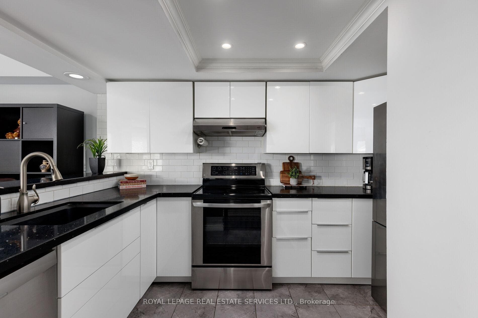75 Bristol Road Unit 174 - Condo photo 11 of 22 in Mississauga, Ontario