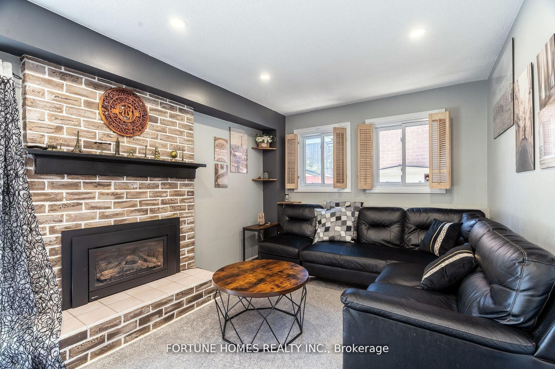 21 Garden Avenue - Detached photo 6 of 33 in Brampton, Ontario