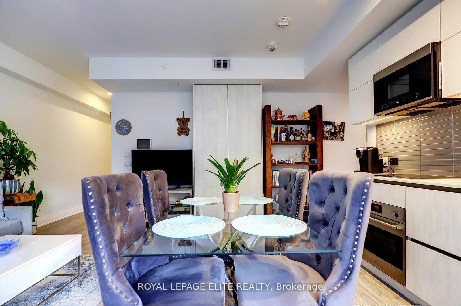 21 Park Street Unit 318 - Condo photo 5 of 27 in Mississauga, Ontario