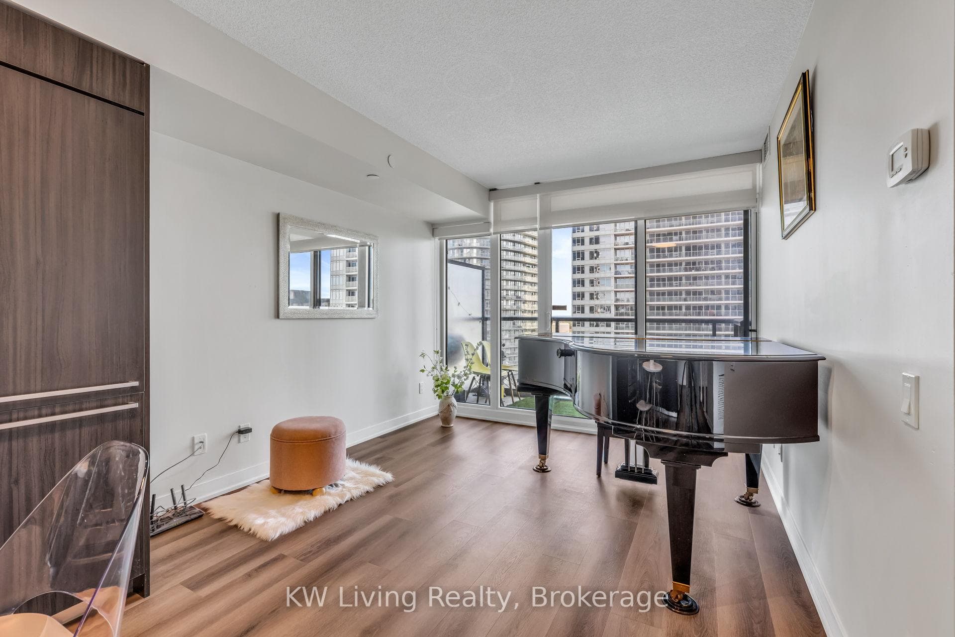 70 Queens Wharf Road Unit 1601 - Condo photo 13 of 37 in Downtown Toronto / Waterfront, Ontario