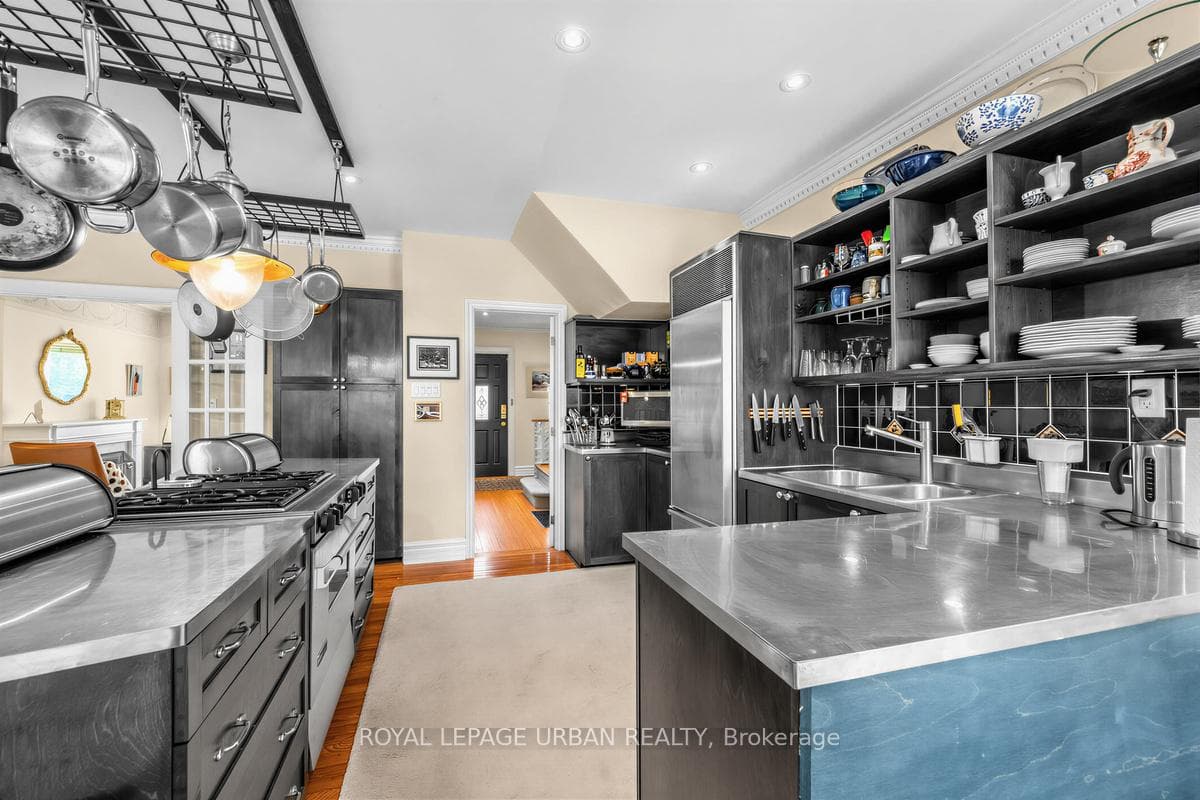 44 Austin Terrace - Semi-Detached photo 13 of 41 in Annex / Yorkville / Summerhill, Ontario