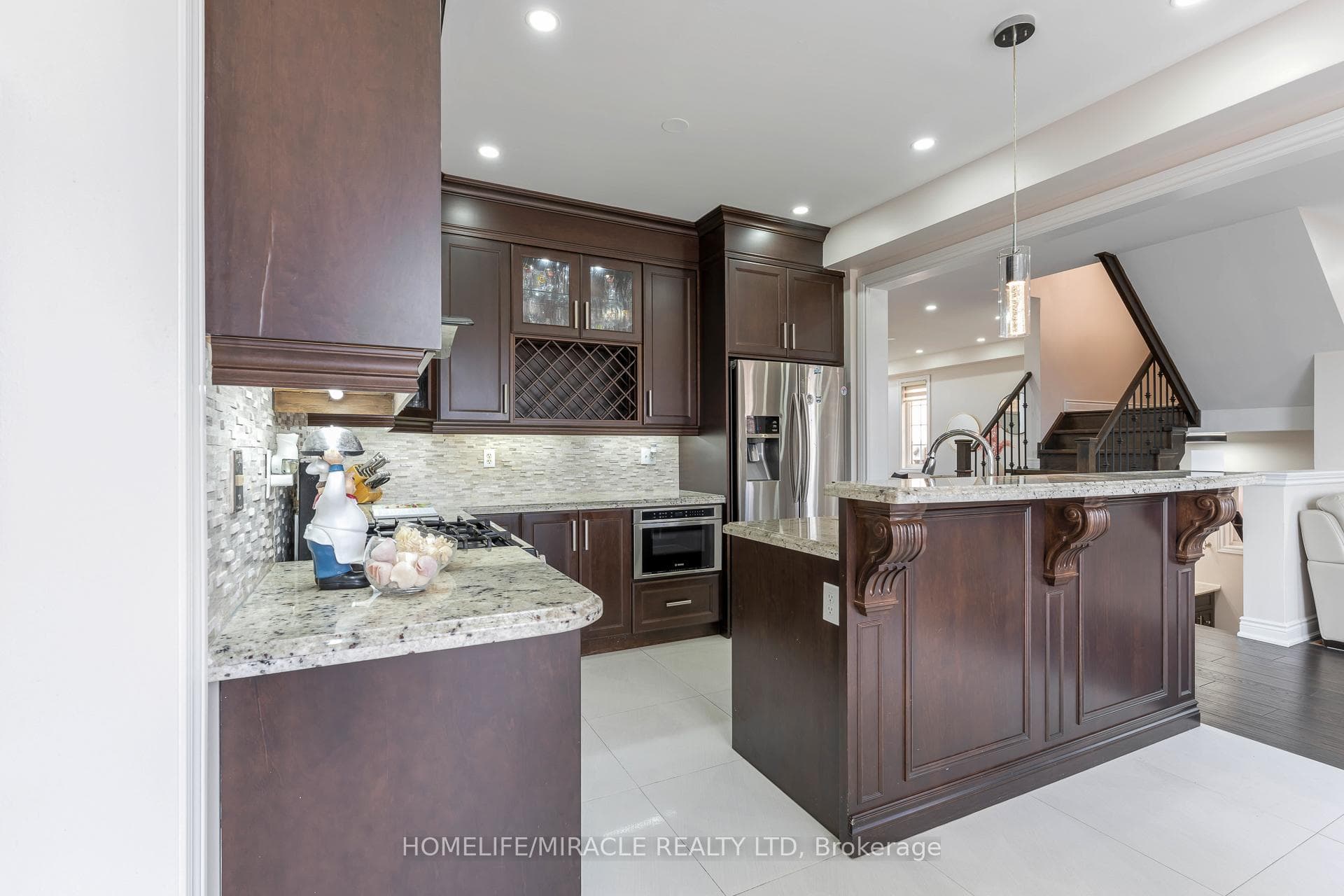 2343 Falling Green Drive - Detached photo 11 of 50 in Oakville, Ontario