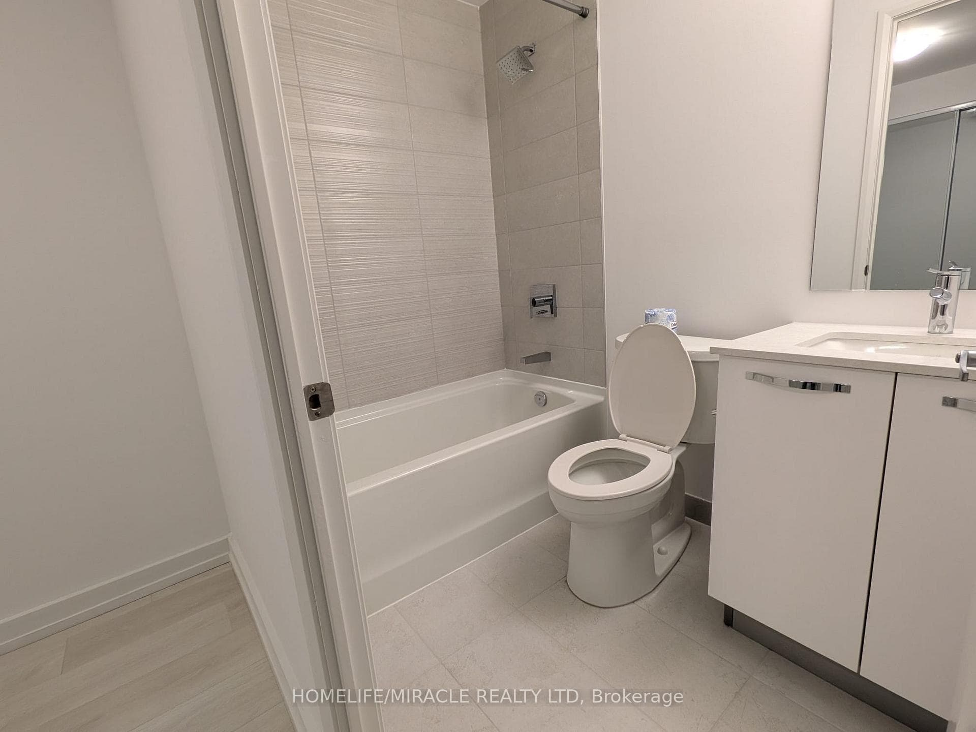 75 James Street Unit 2307 - Condo photo 10 of 13 in Hamilton, Ontario
