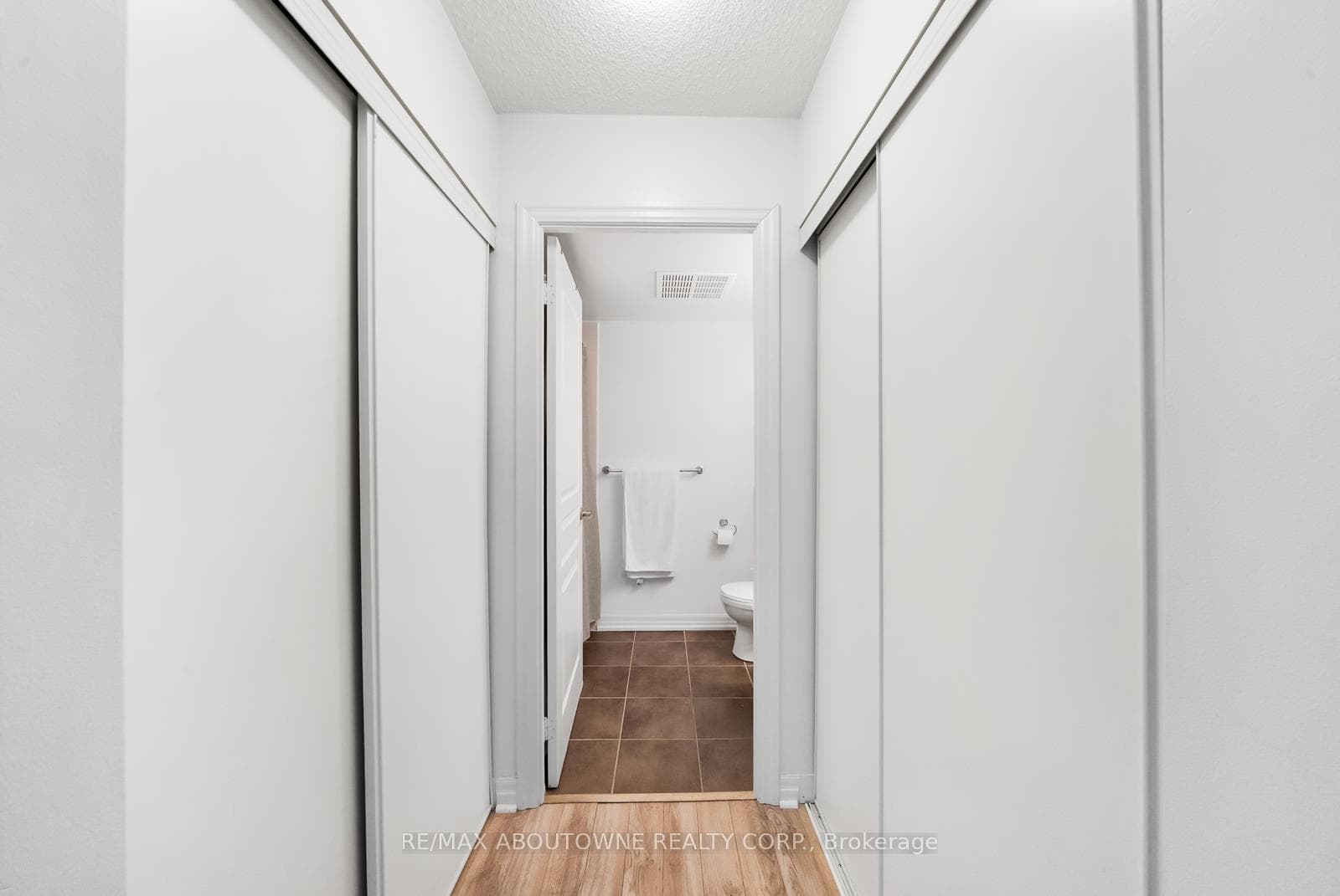 1940 Ironstone Drive Unit 808 - Condo photo 22 of 33 in Burlington, Ontario