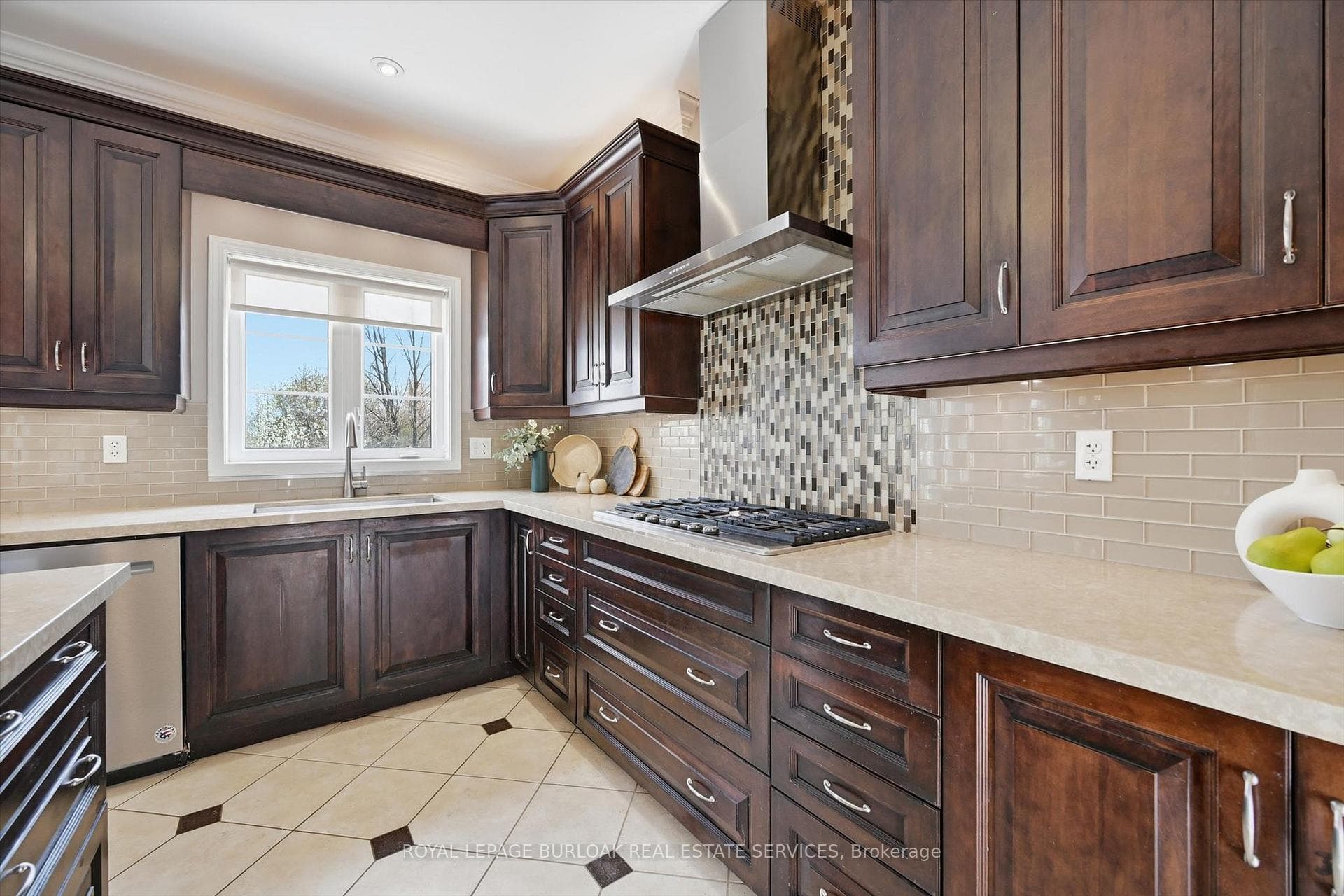 4186 Fuller Crescent - Detached photo 14 of 50 in Burlington, Ontario