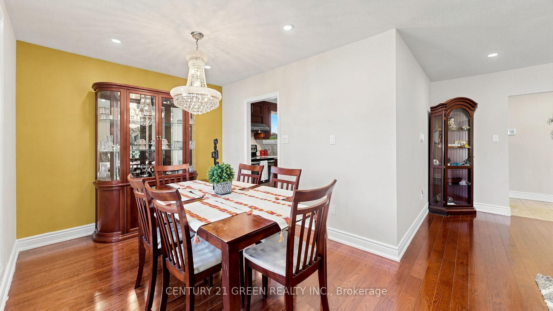 95 Kearney Drive - Detached photo 12 of 45 in Etobicoke (West Mall / Rexdale), Ontario