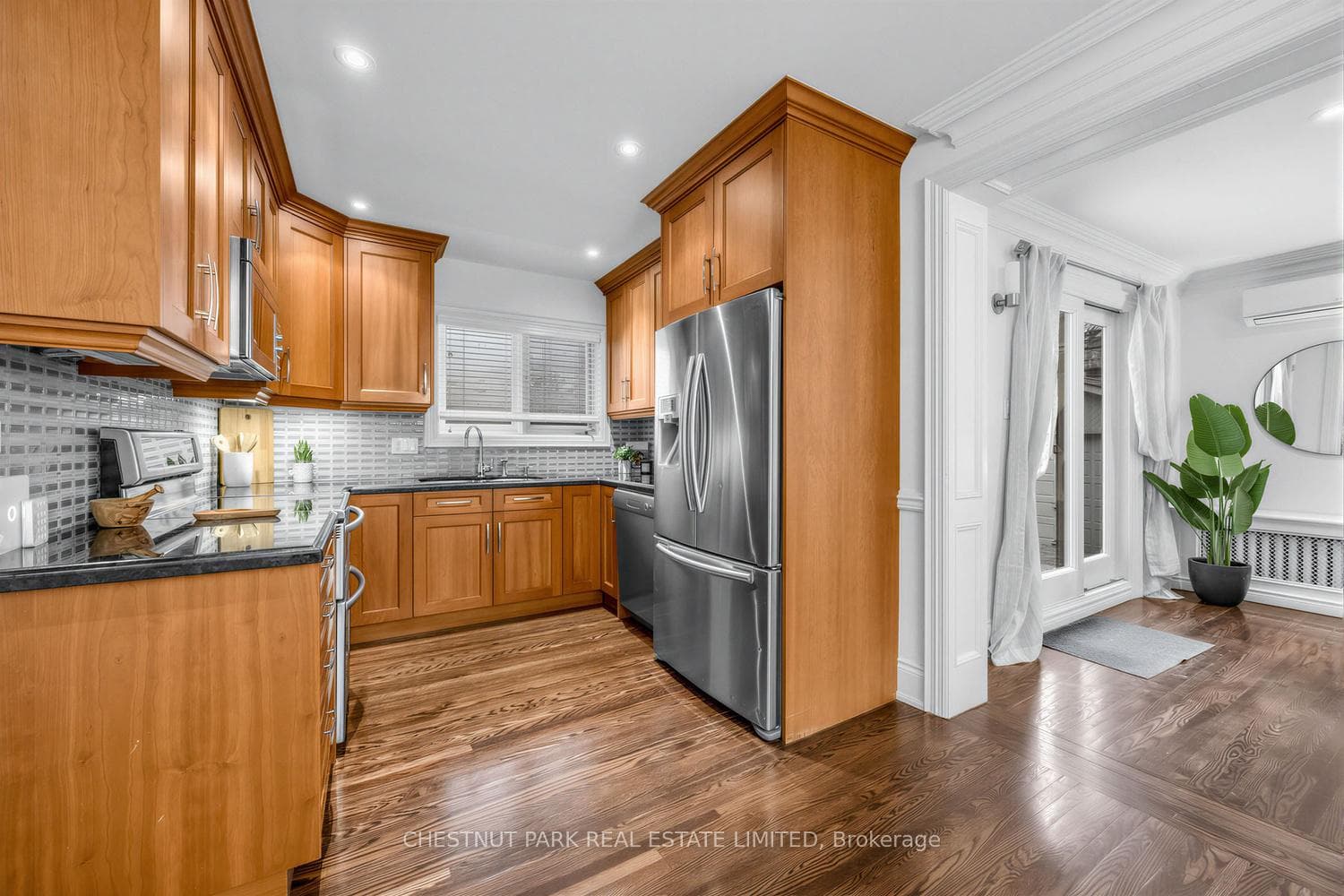 122 Randolph Road - Detached photo 10 of 32 in Flemingdon Park / Don Mills, Ontario