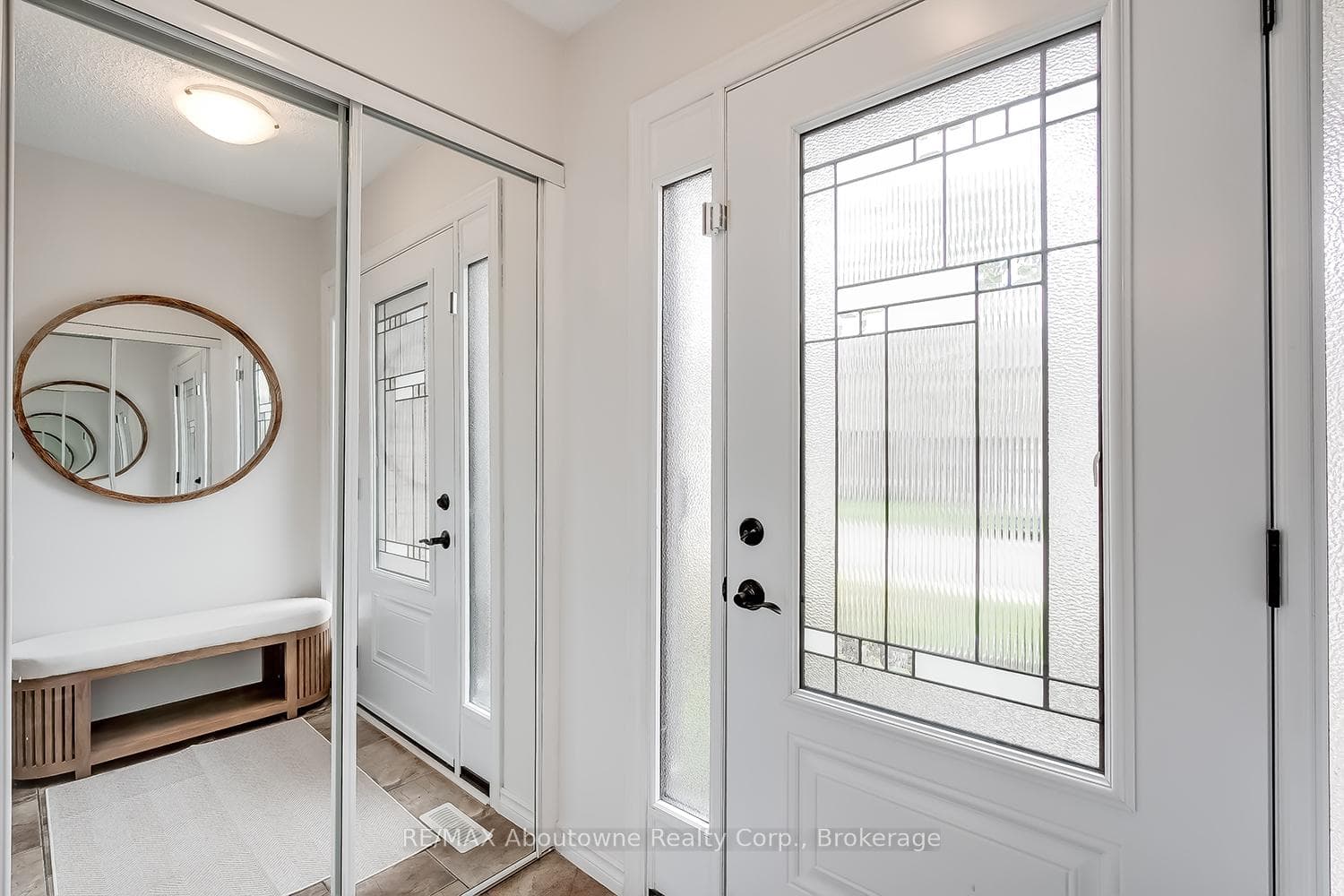 2470 Headon Forest Drive Unit 41 - Condo photo 3 of 42 in Burlington, Ontario
