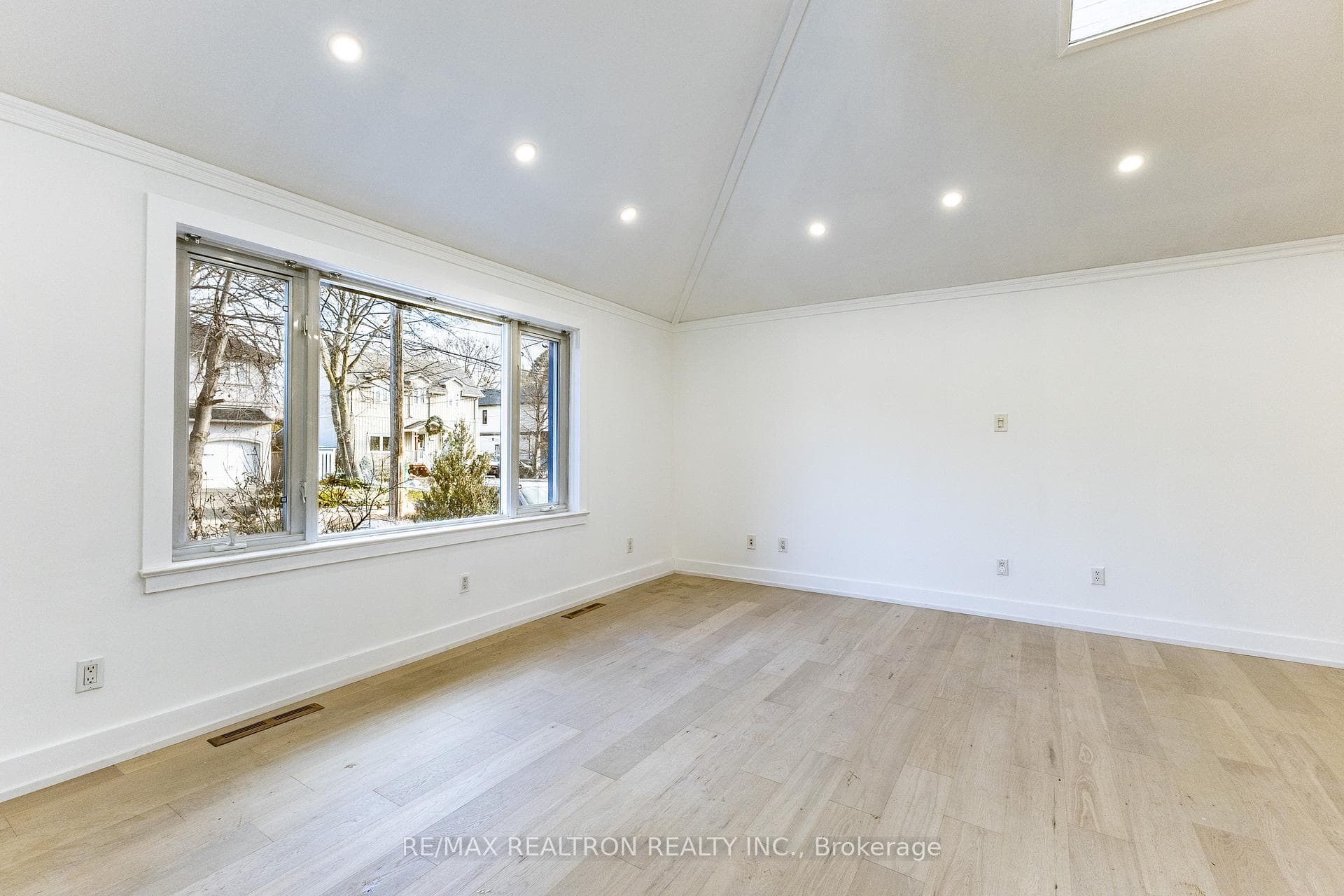 1480 Kenmuir Avenue - Detached photo 6 of 50 in Mississauga, Ontario