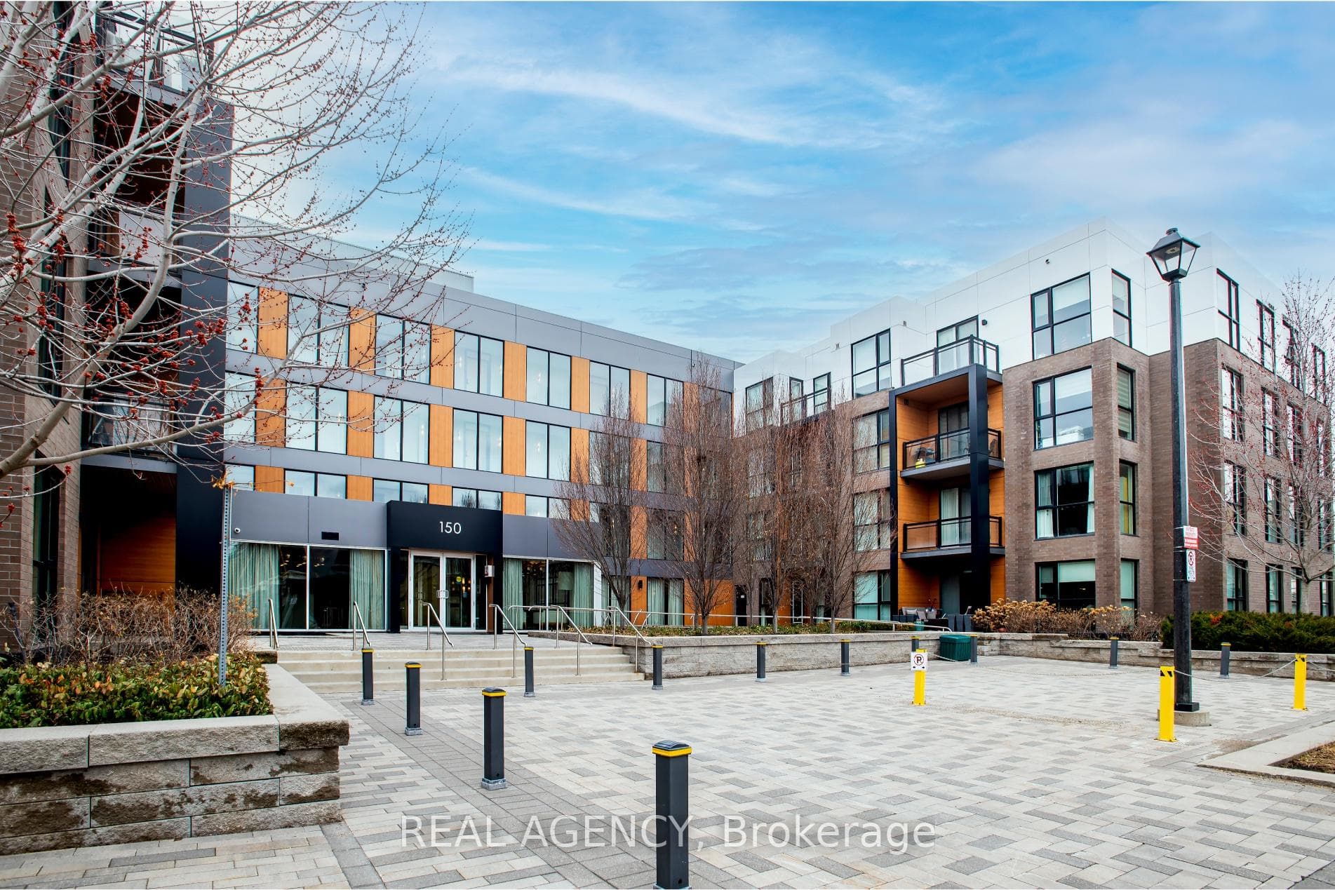 150 Sabina Drive Unit 307 - Condo for sale in Eastlake, Ontario