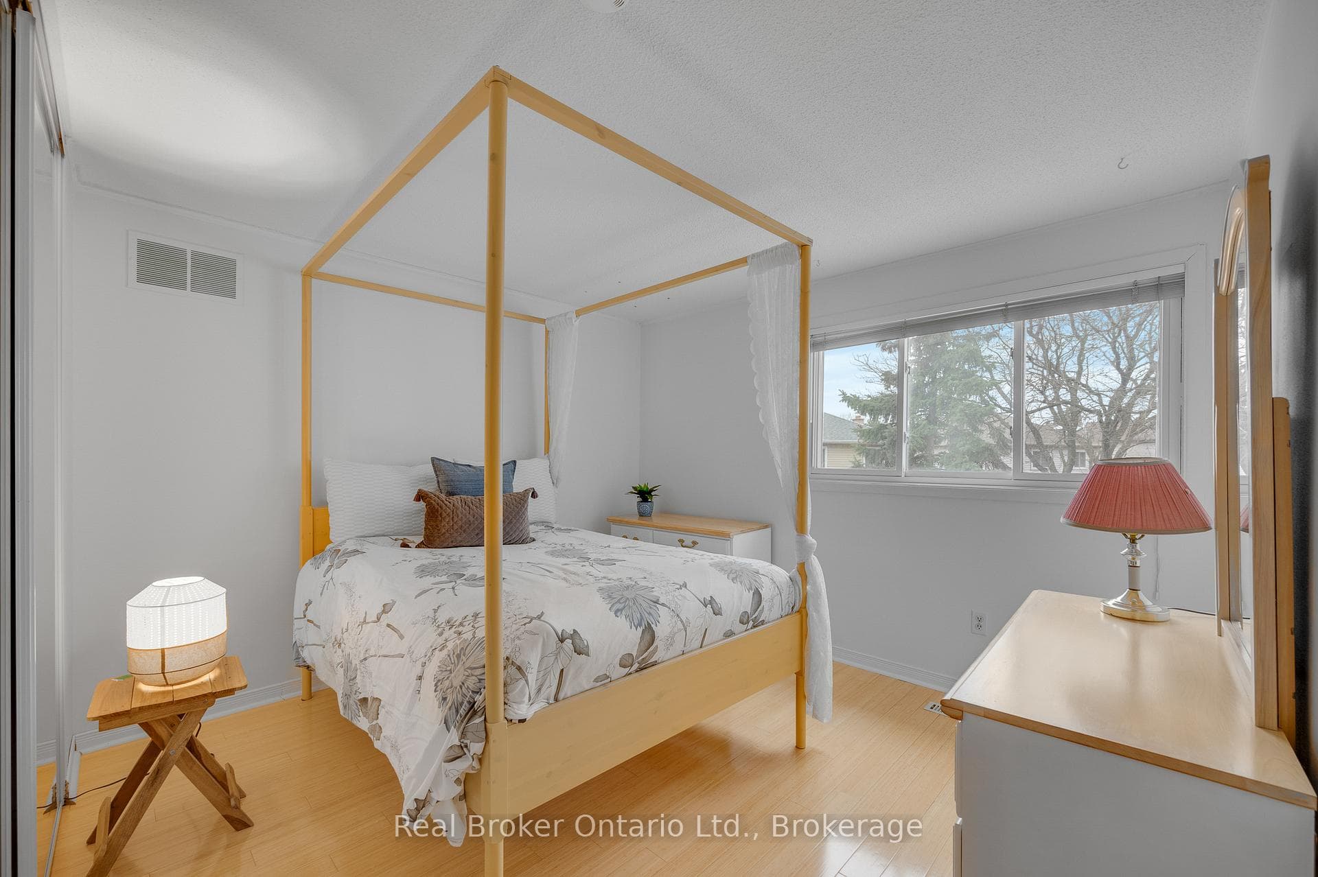 6366 Miller's Grove - Detached photo 35 of 46 in Mississauga, Ontario